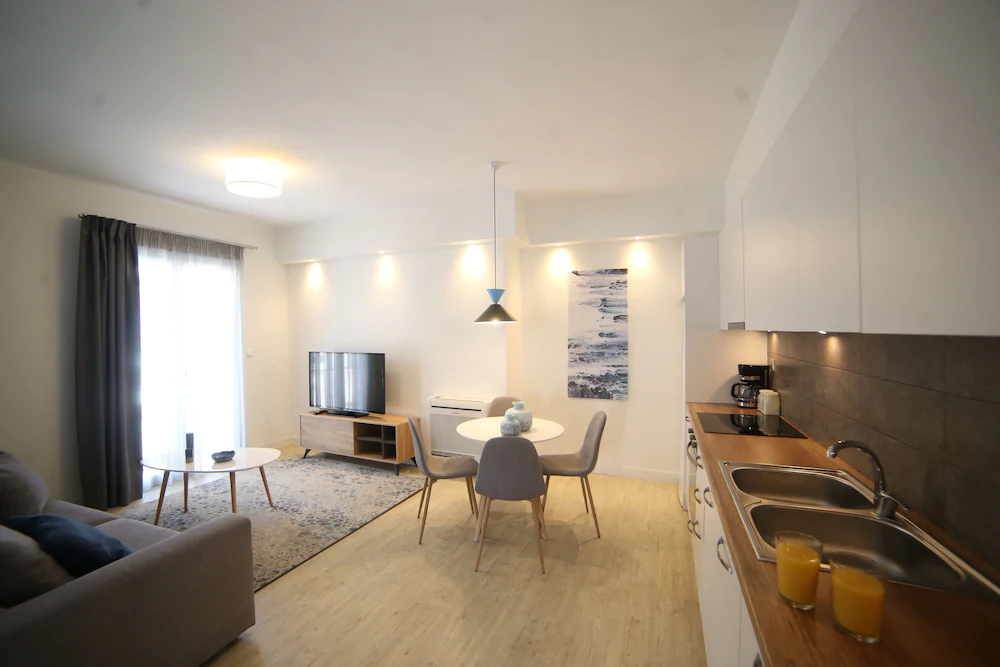 Formionos Morum City Hotel