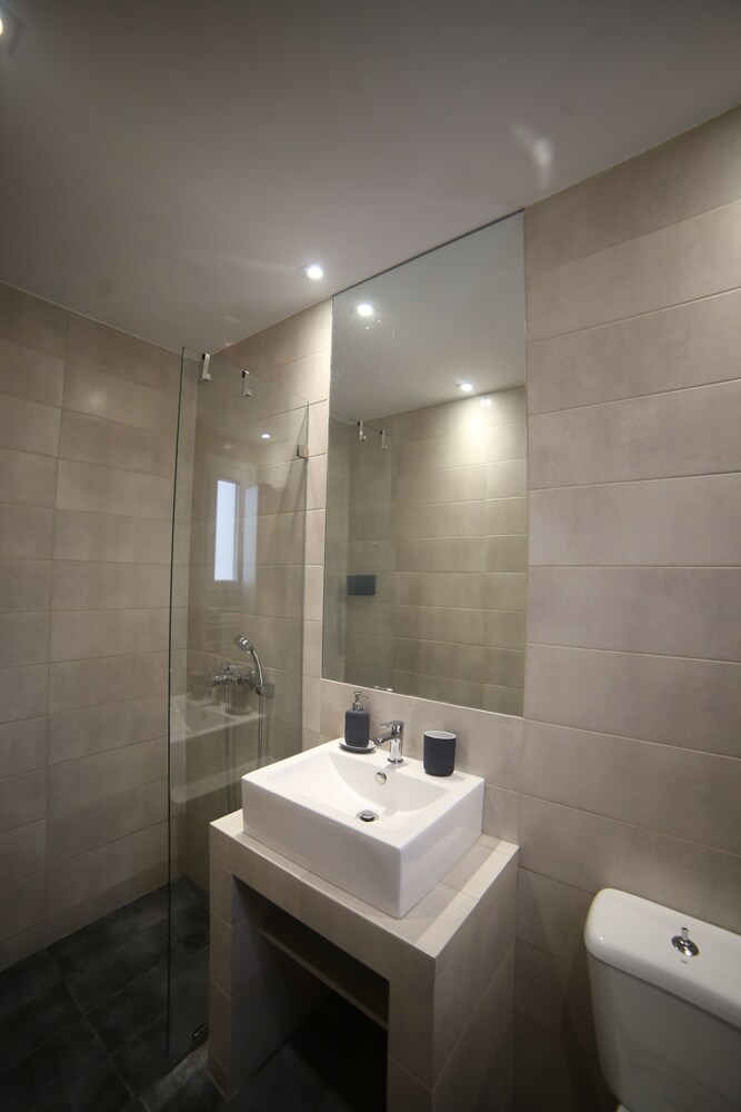 Formionos Morum City Hotel