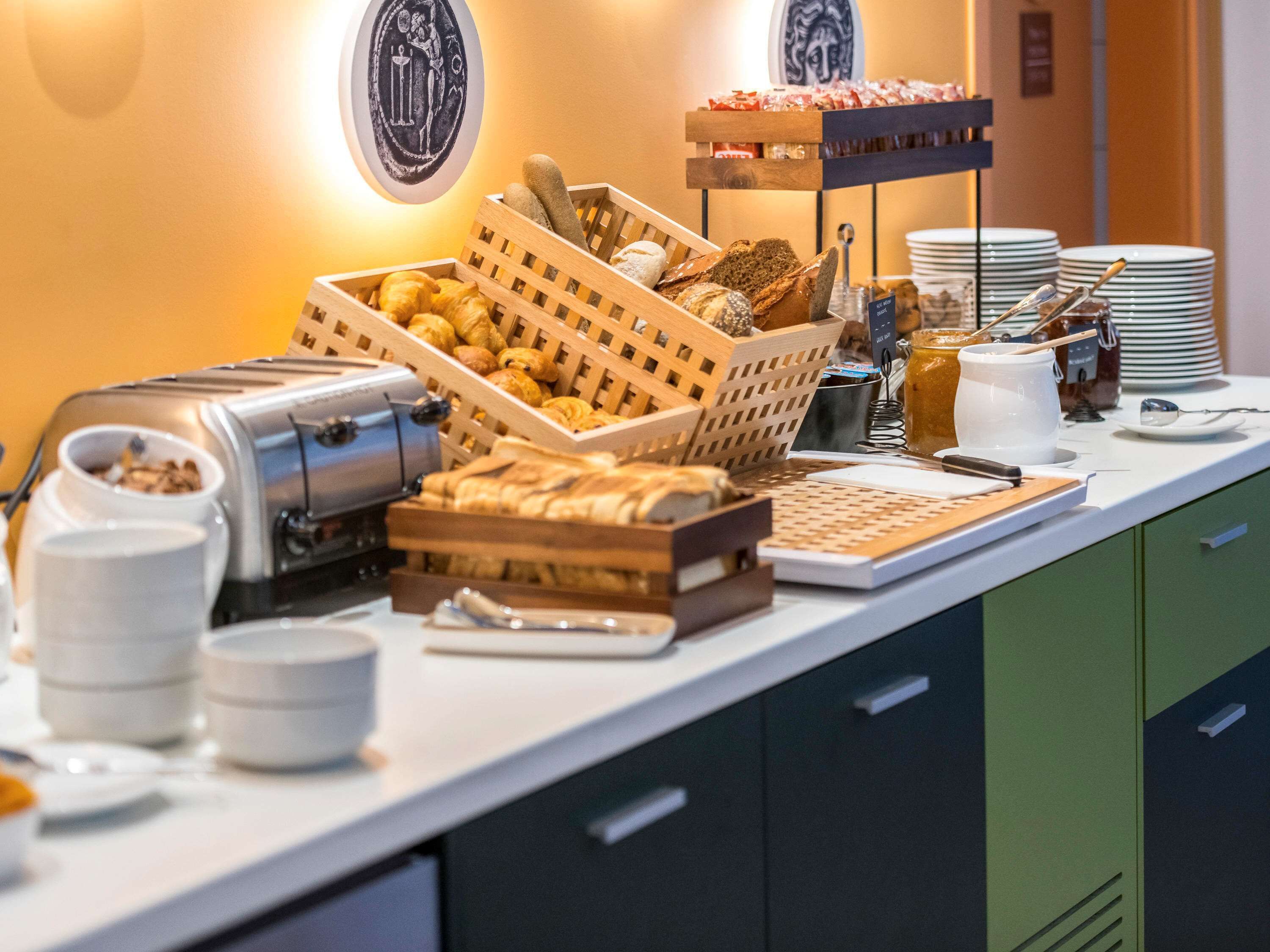 Ibis Styles Athens Routes