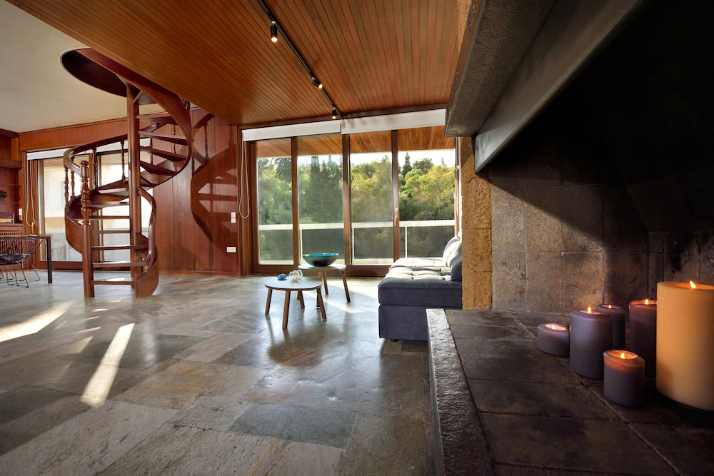Karyatis Luxury Maisonette by K&K