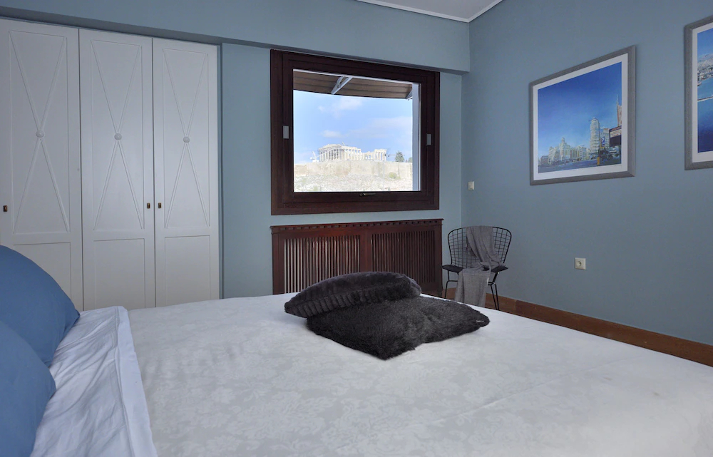 Karyatis Luxury Maisonette by K&K
