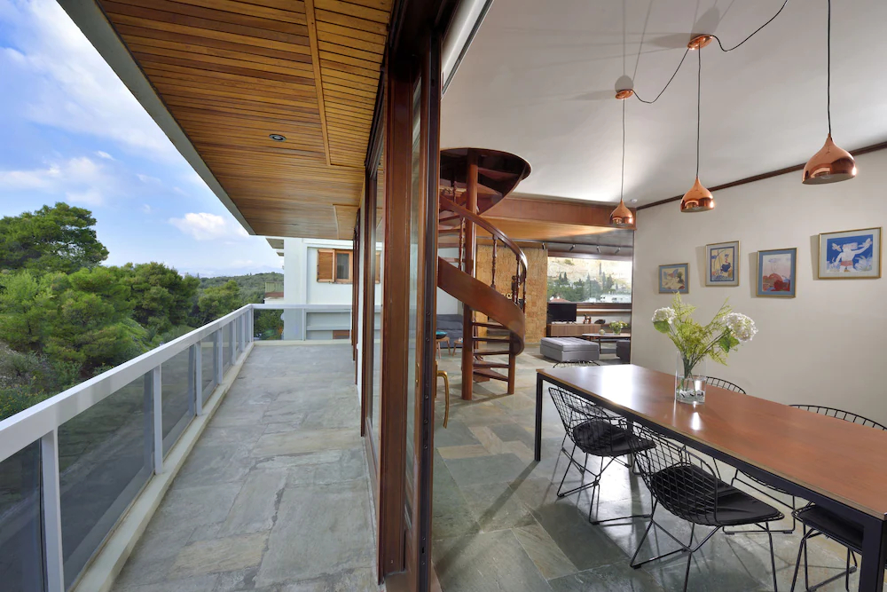 Karyatis Luxury Maisonette by K&K
