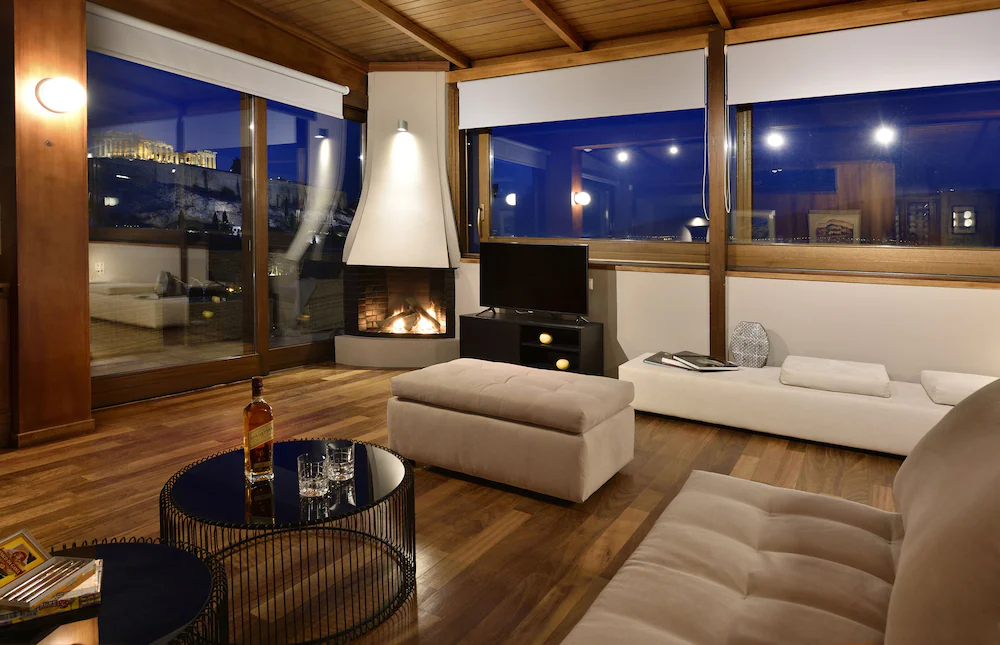 Karyatis Luxury Maisonette by K&K