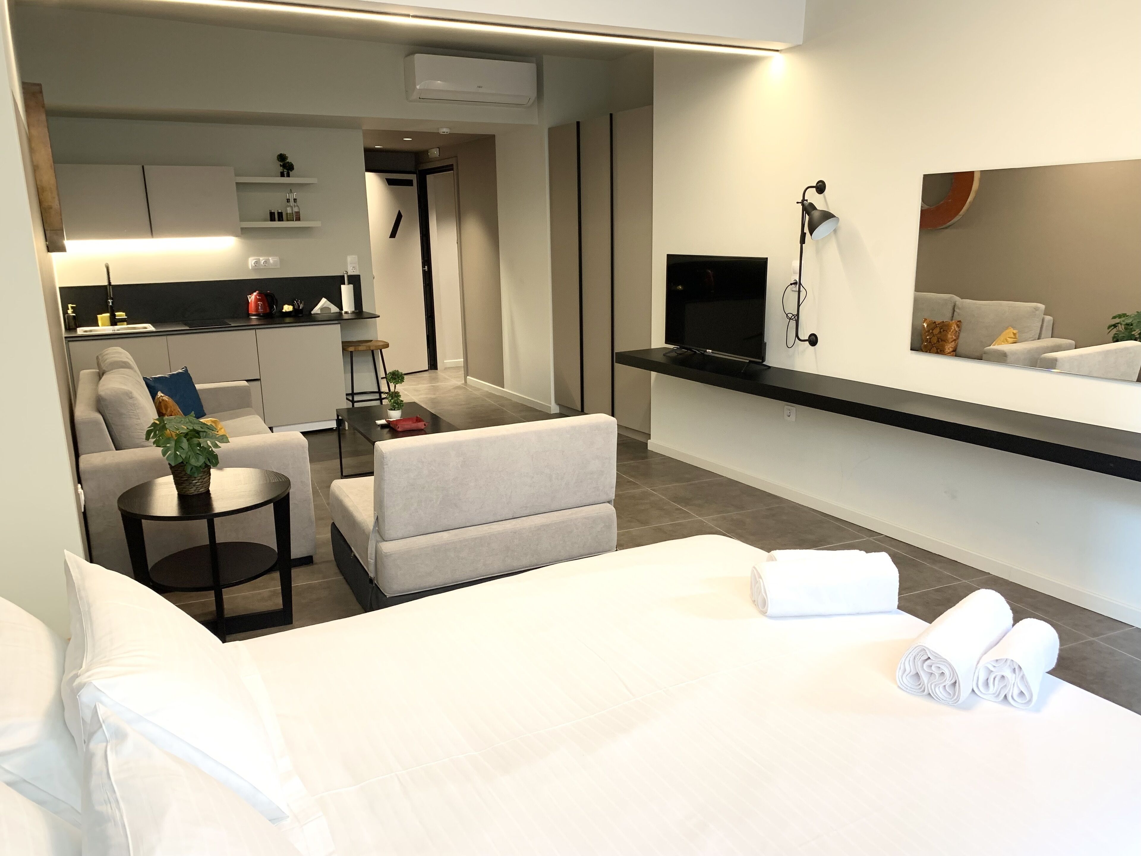 M17 Studios & Suites