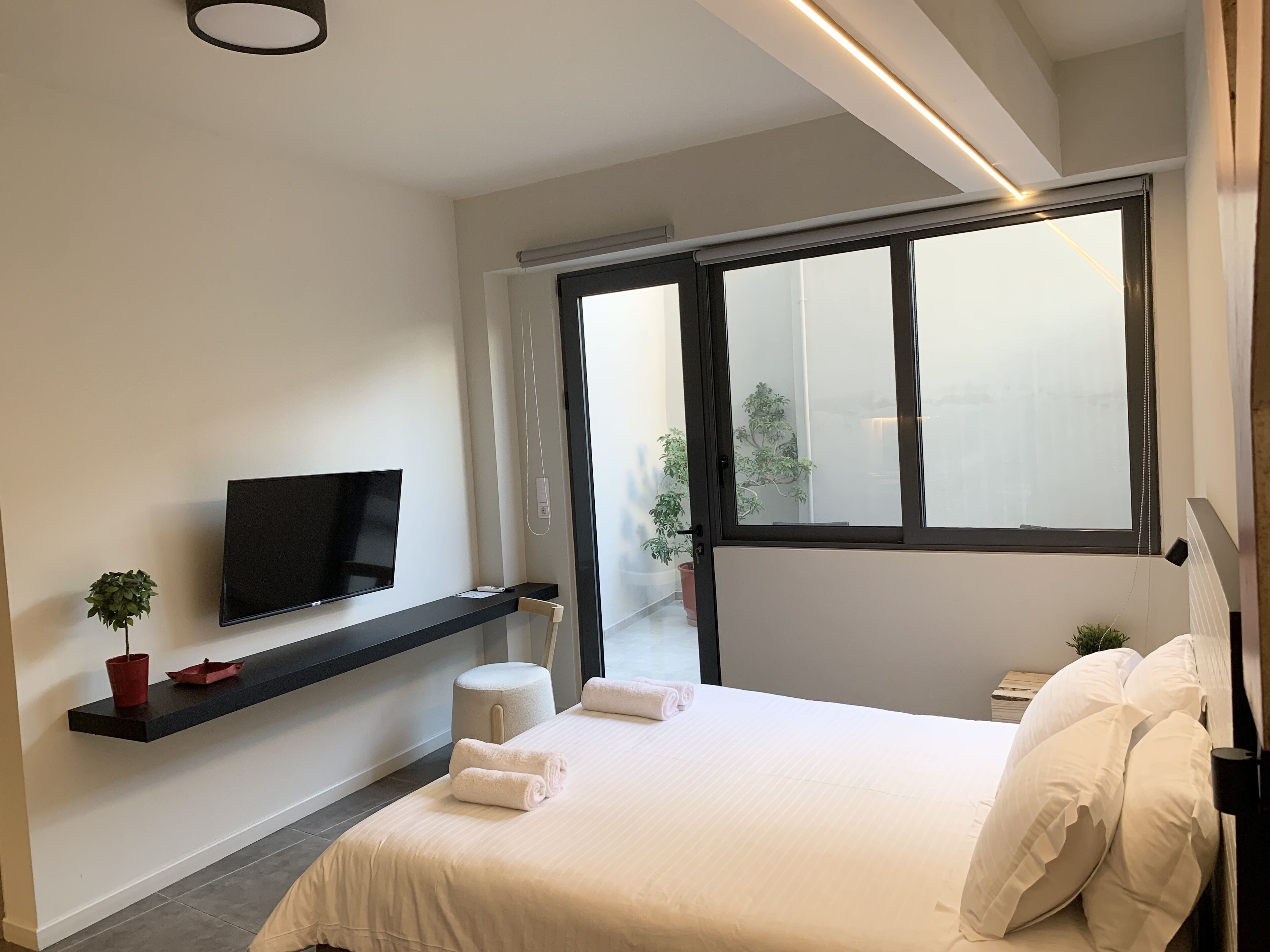 M17 Studios & Suites