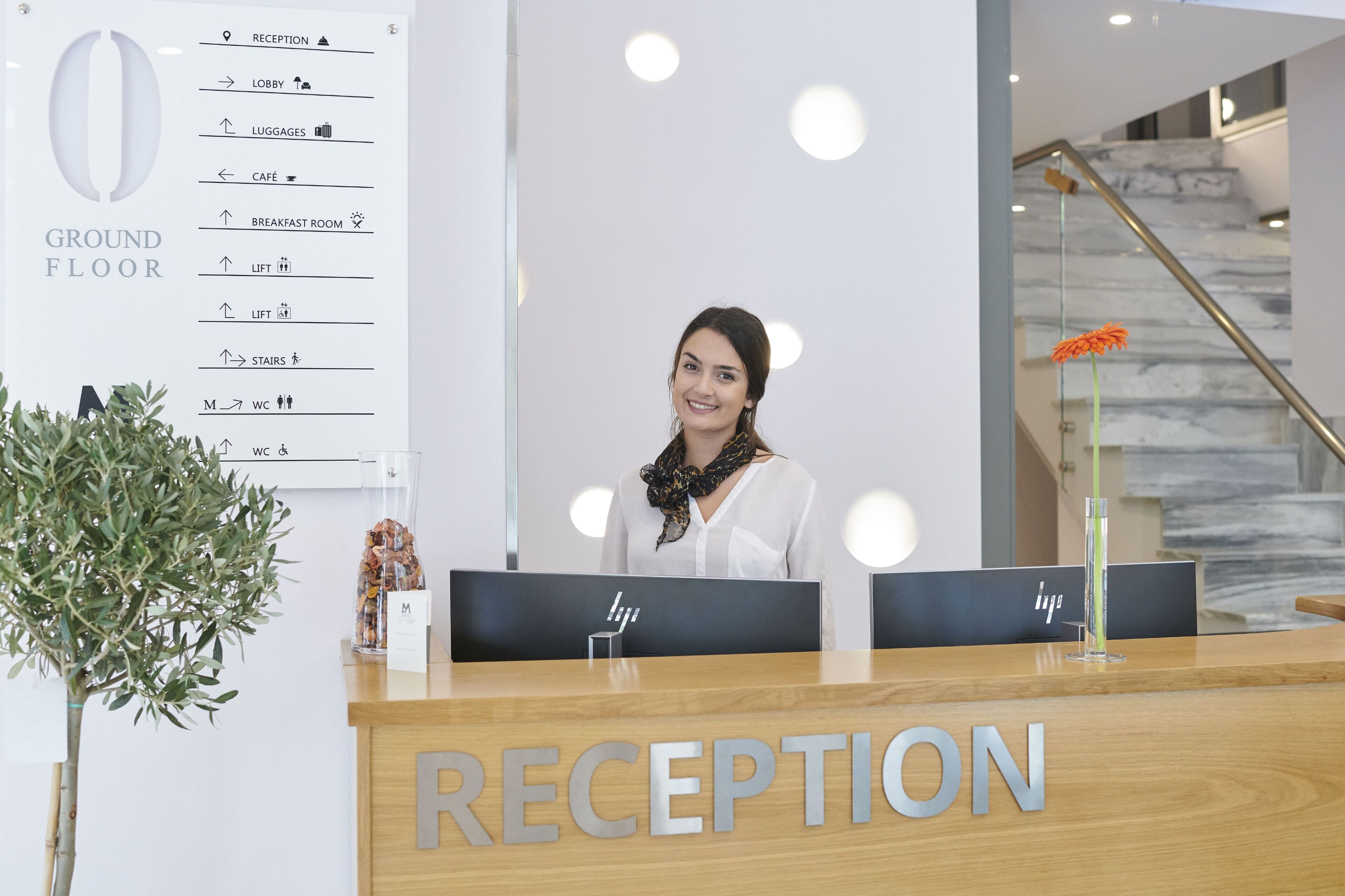 Meni Hotel
