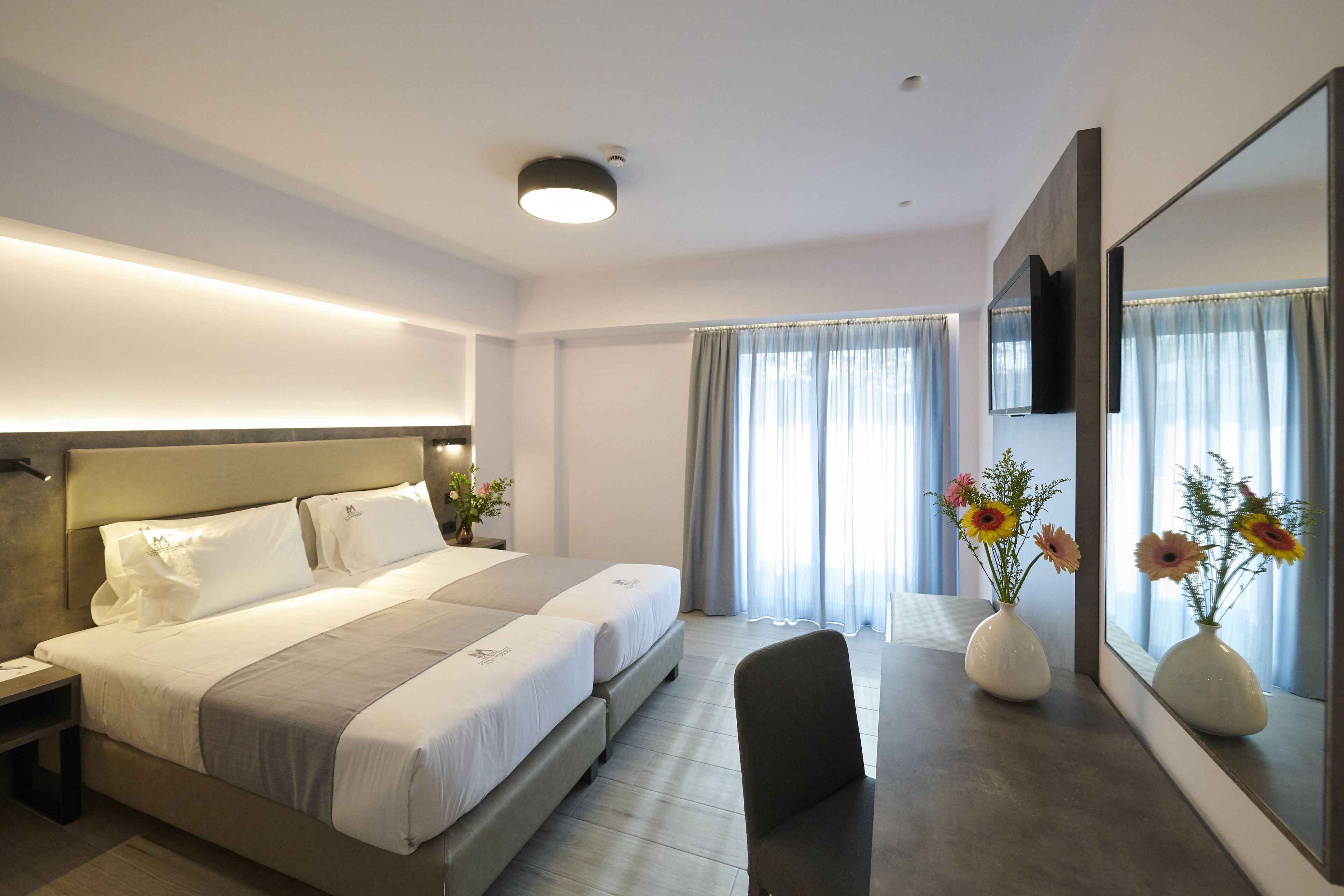 Meni Hotel