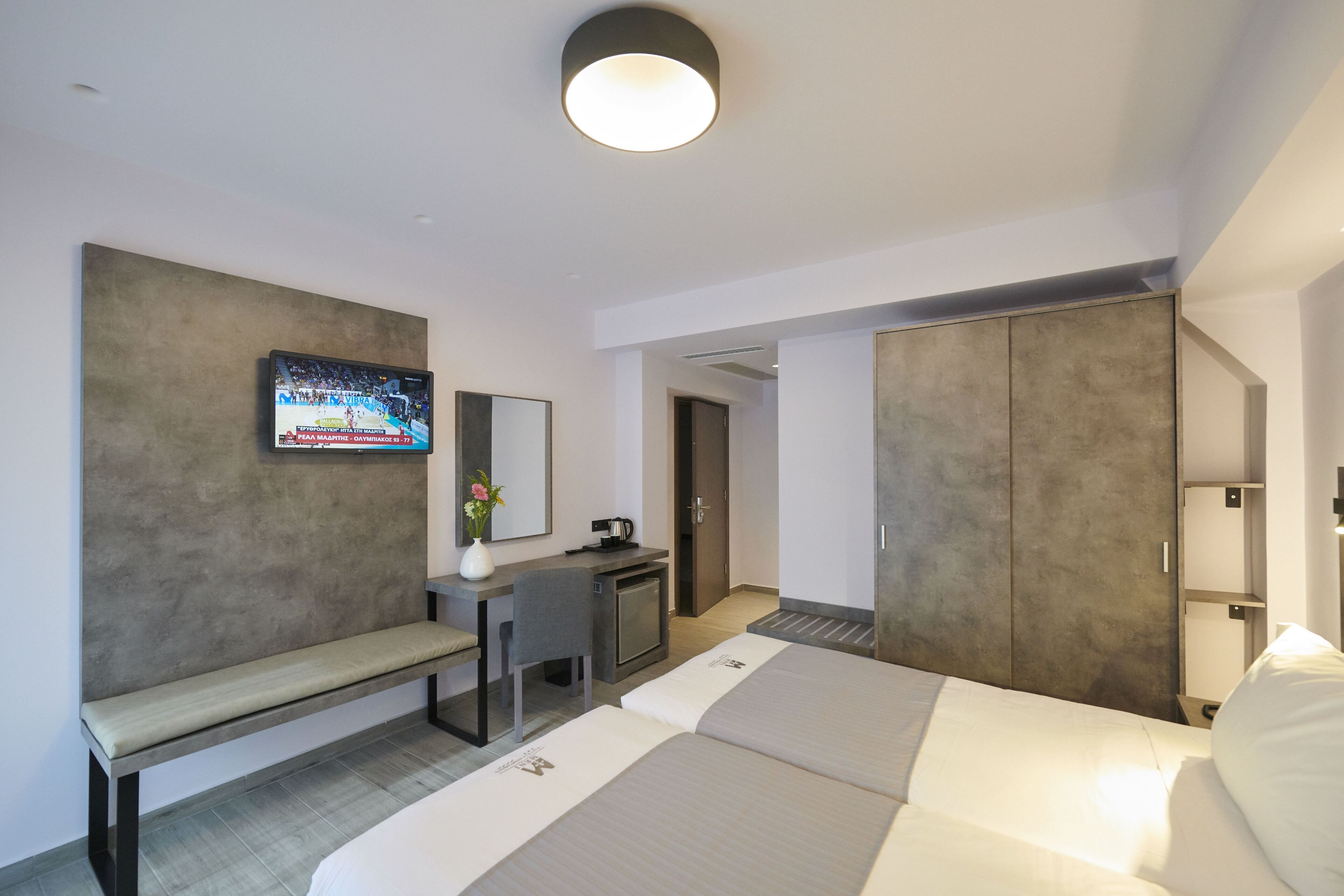Meni Hotel