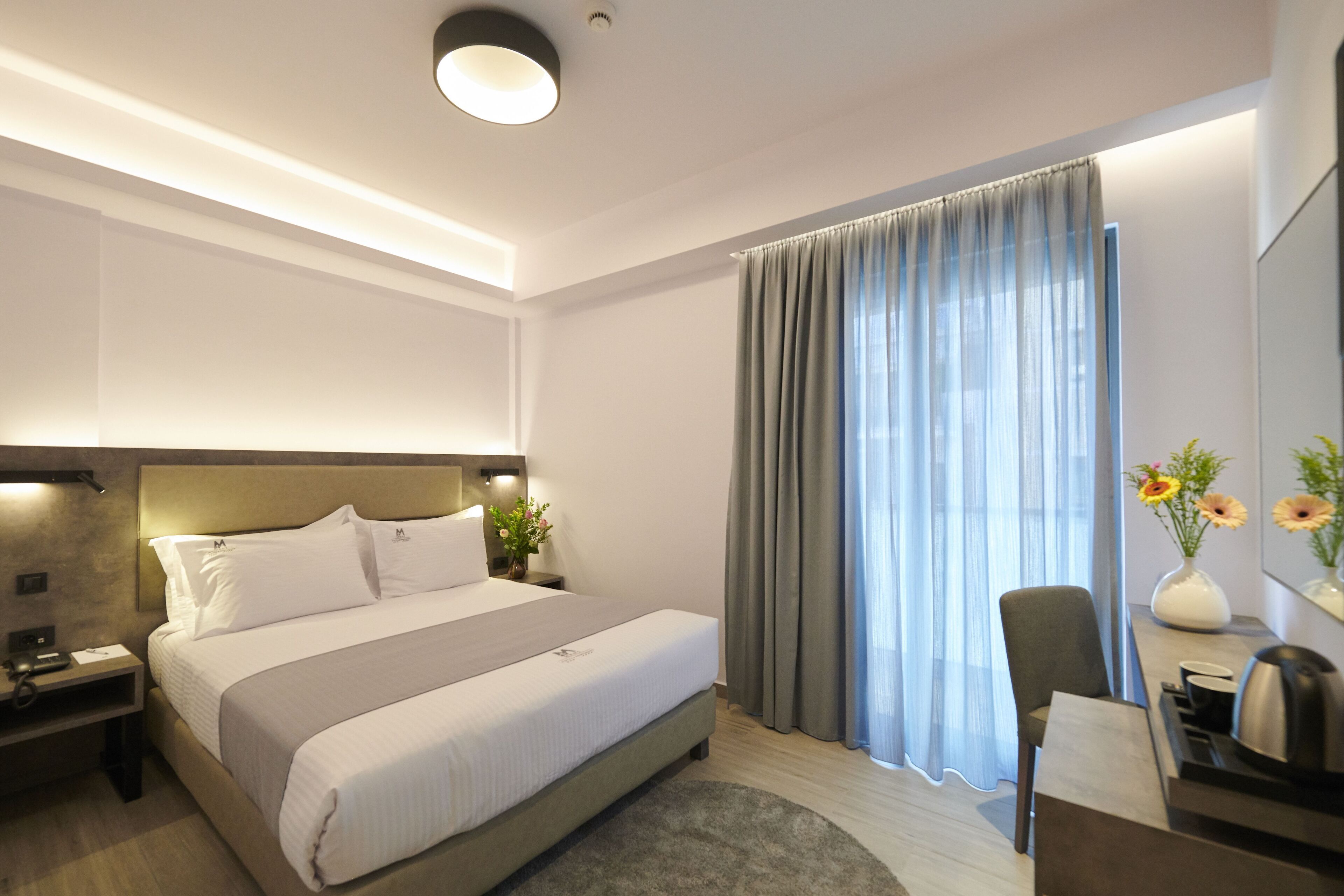 Meni Hotel