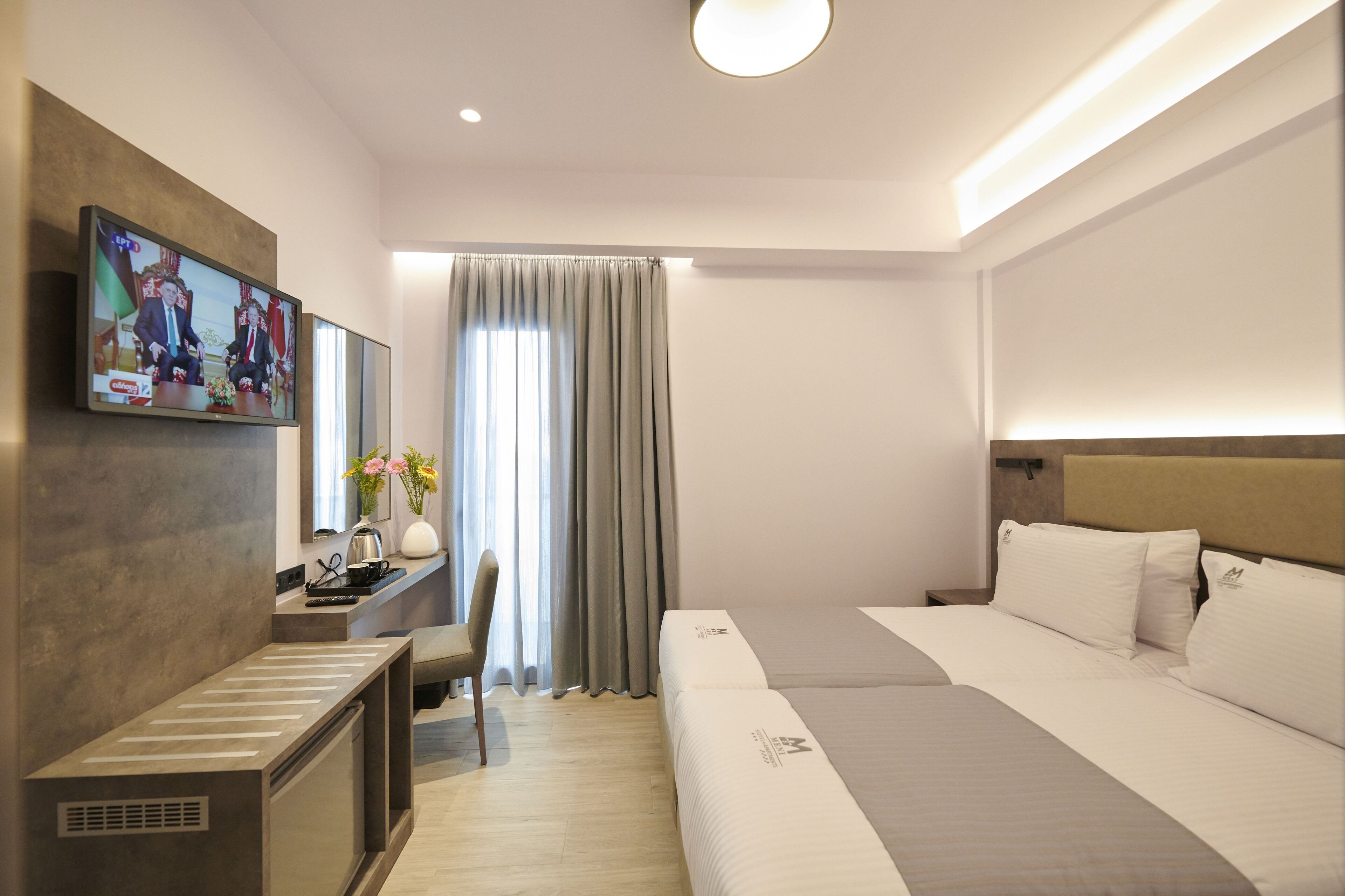 Meni Hotel