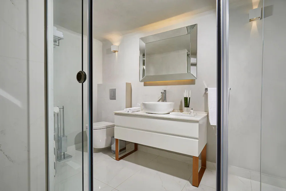 Mira Me Athens Boutique Hotel