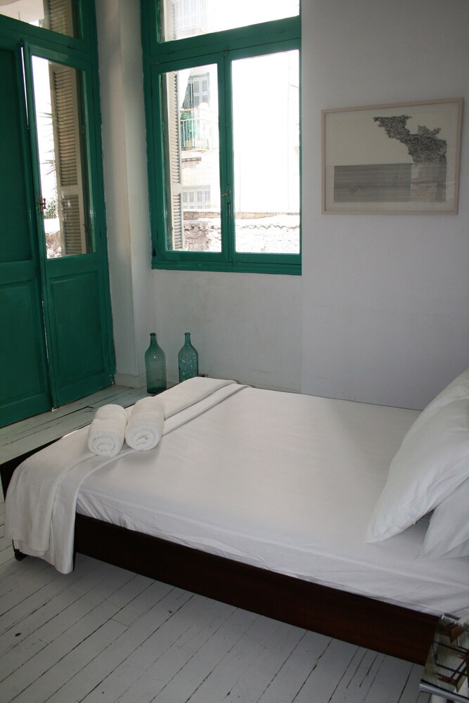 Neoclassical Art House Bhive