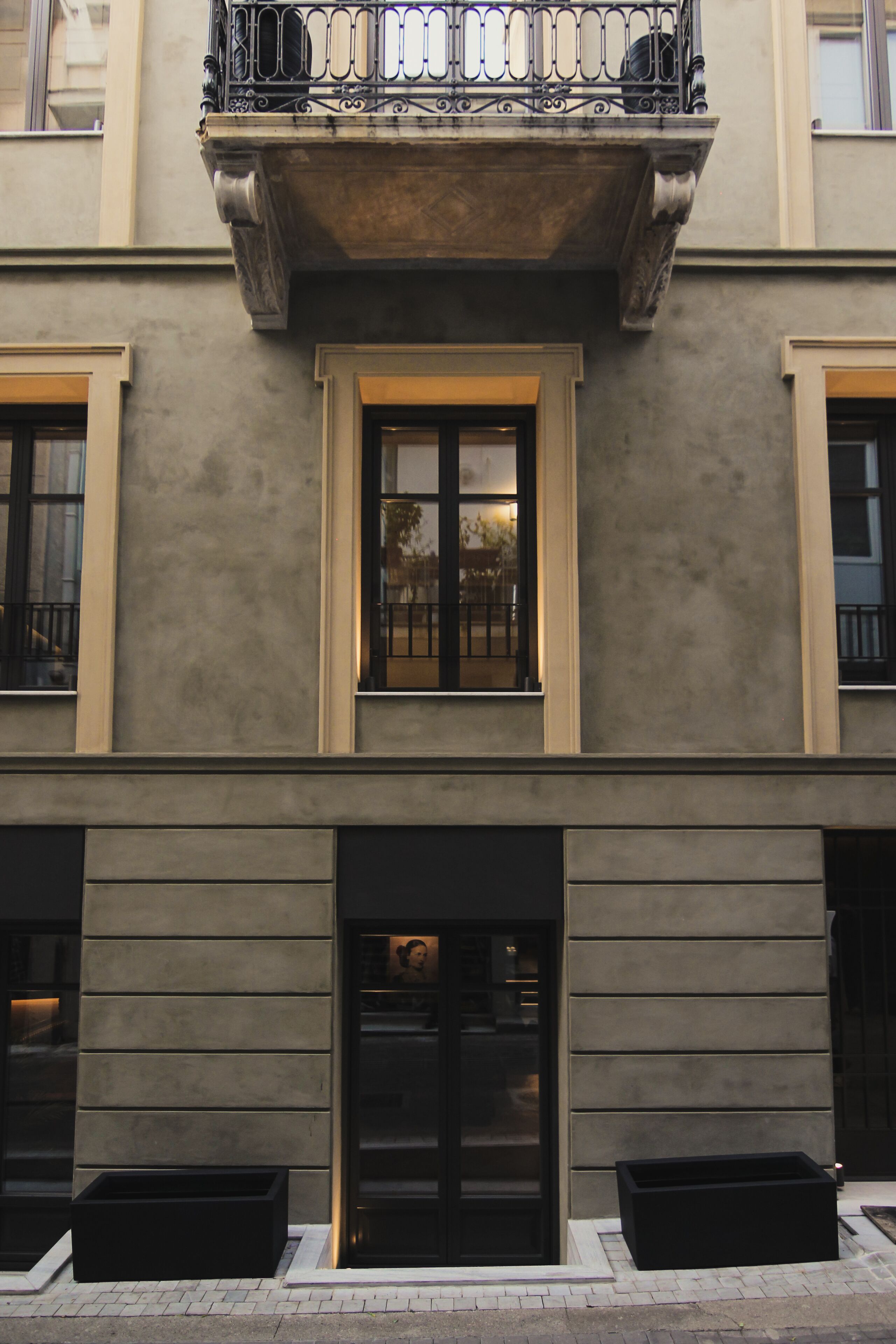 Nikiou Suites Luxury Residence