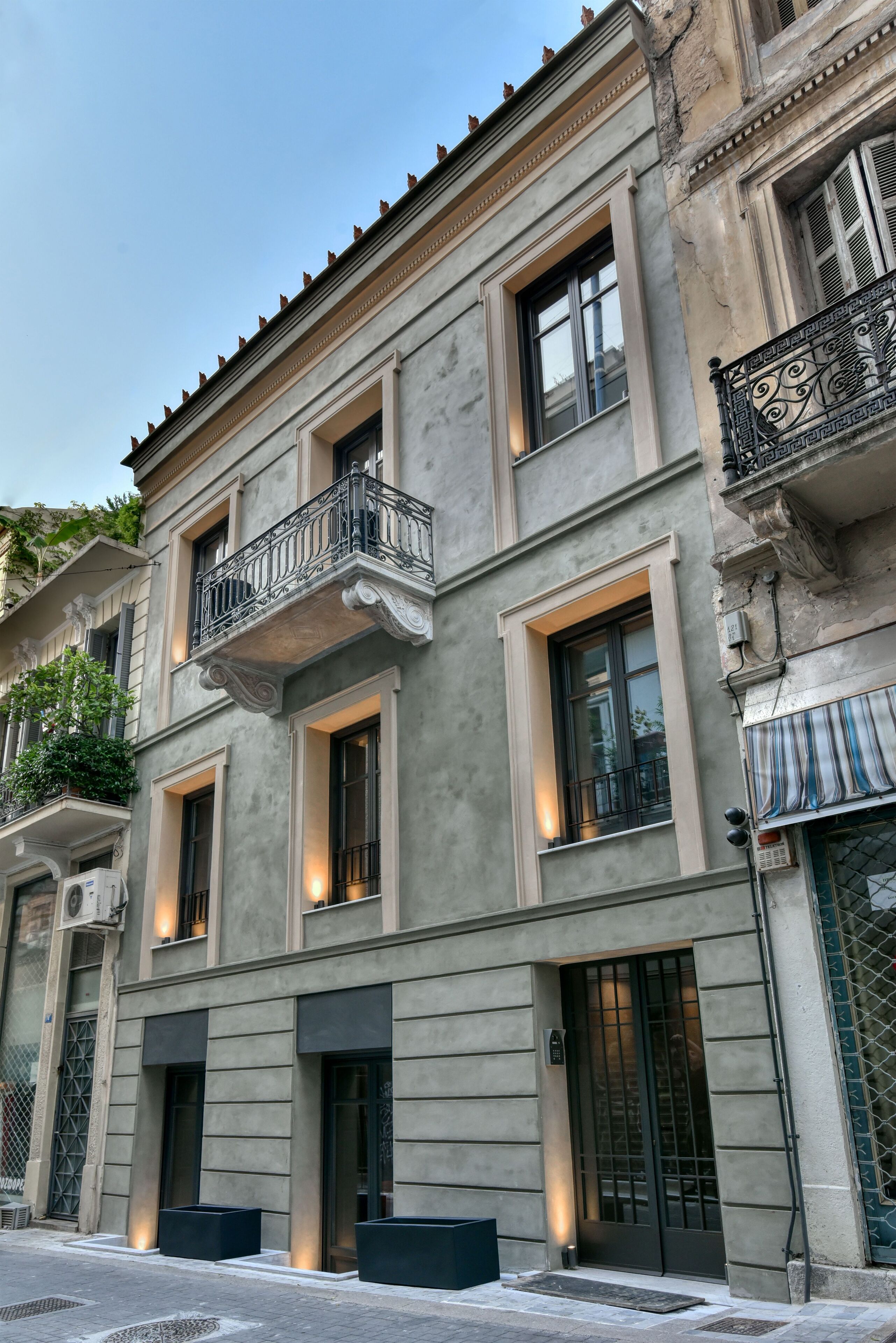Nikiou Suites Luxury Residence