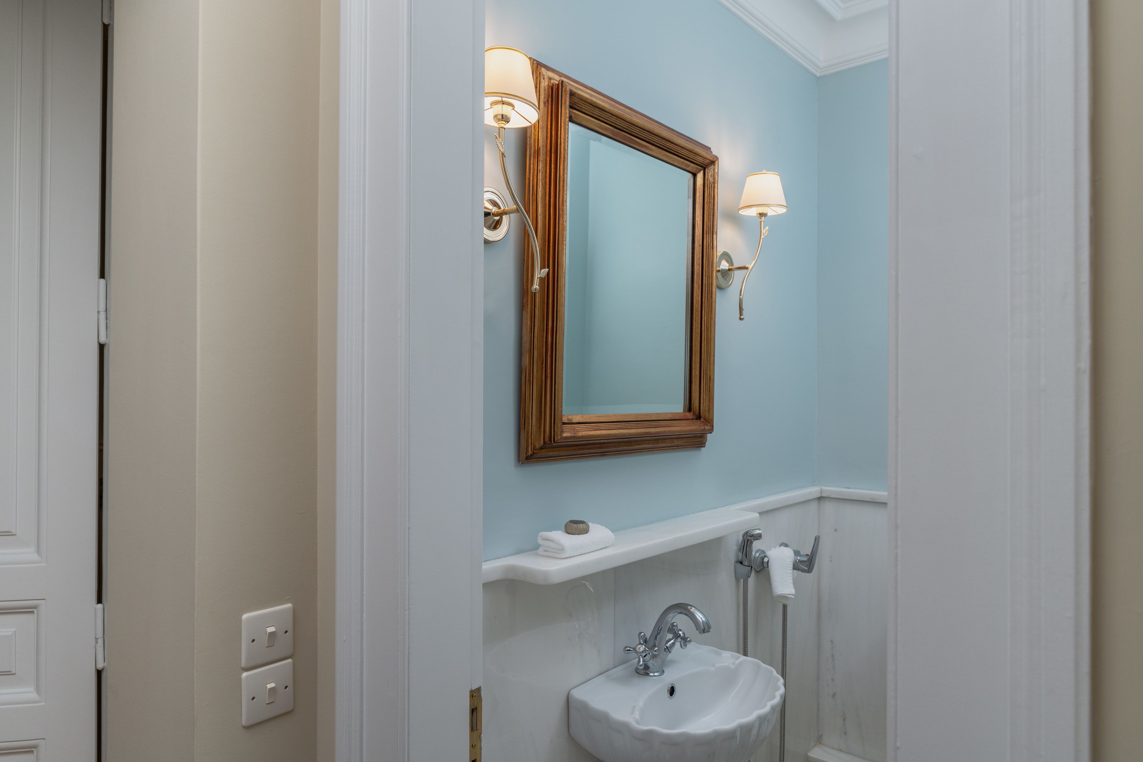 Noble Suites