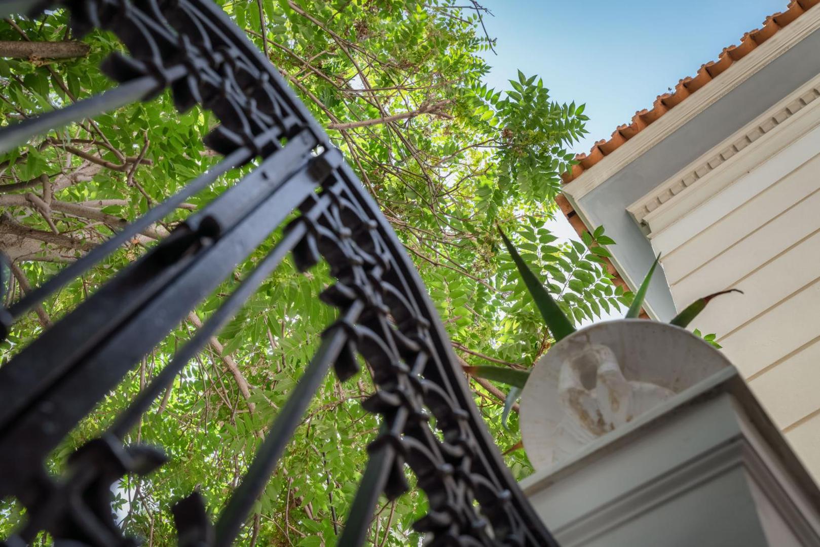 Noble Suites