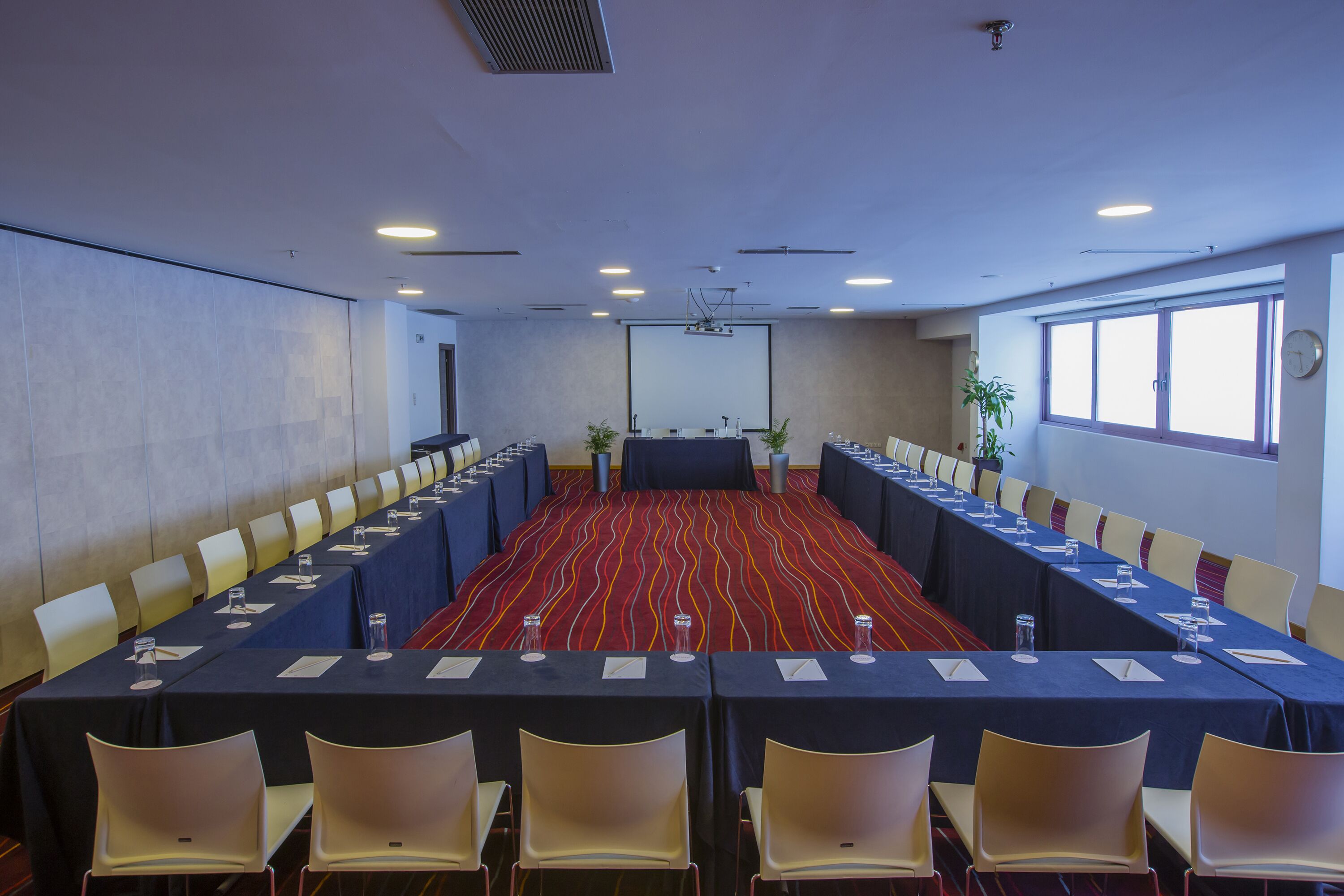 Novus City Hotel