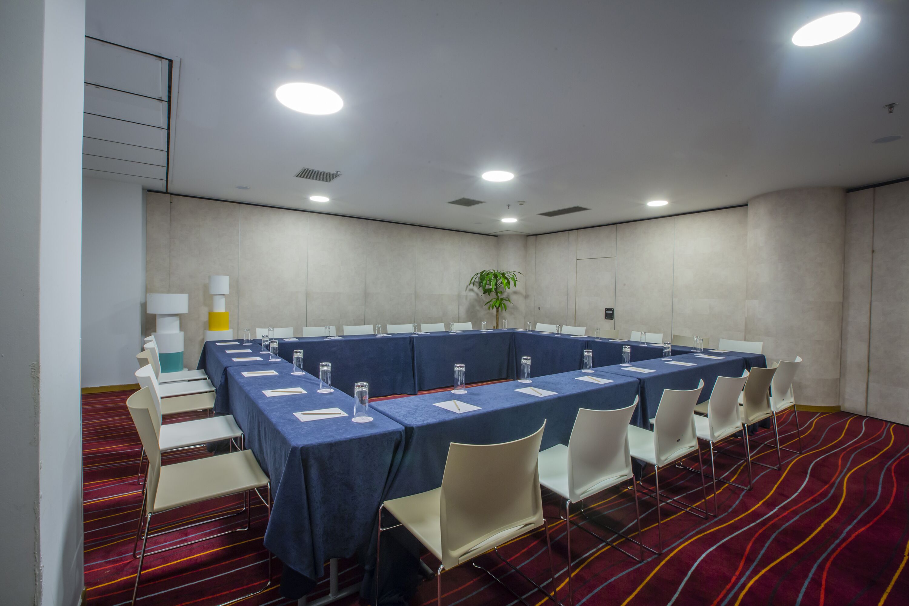 Novus City Hotel