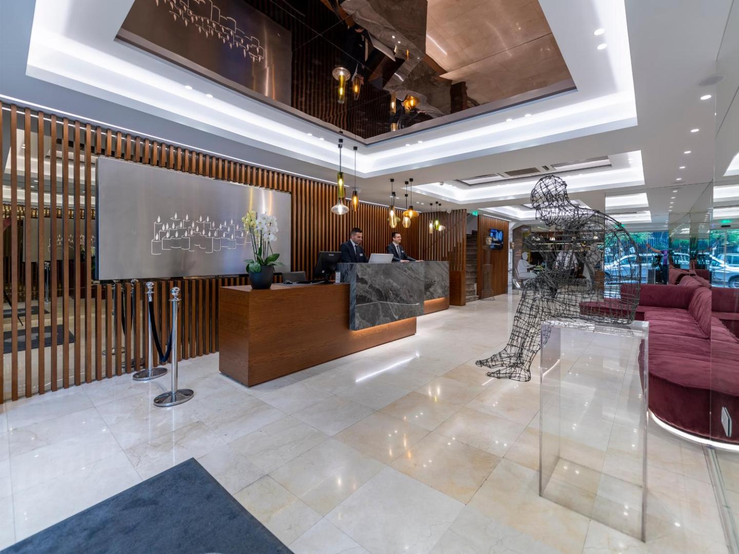 Polis Grand