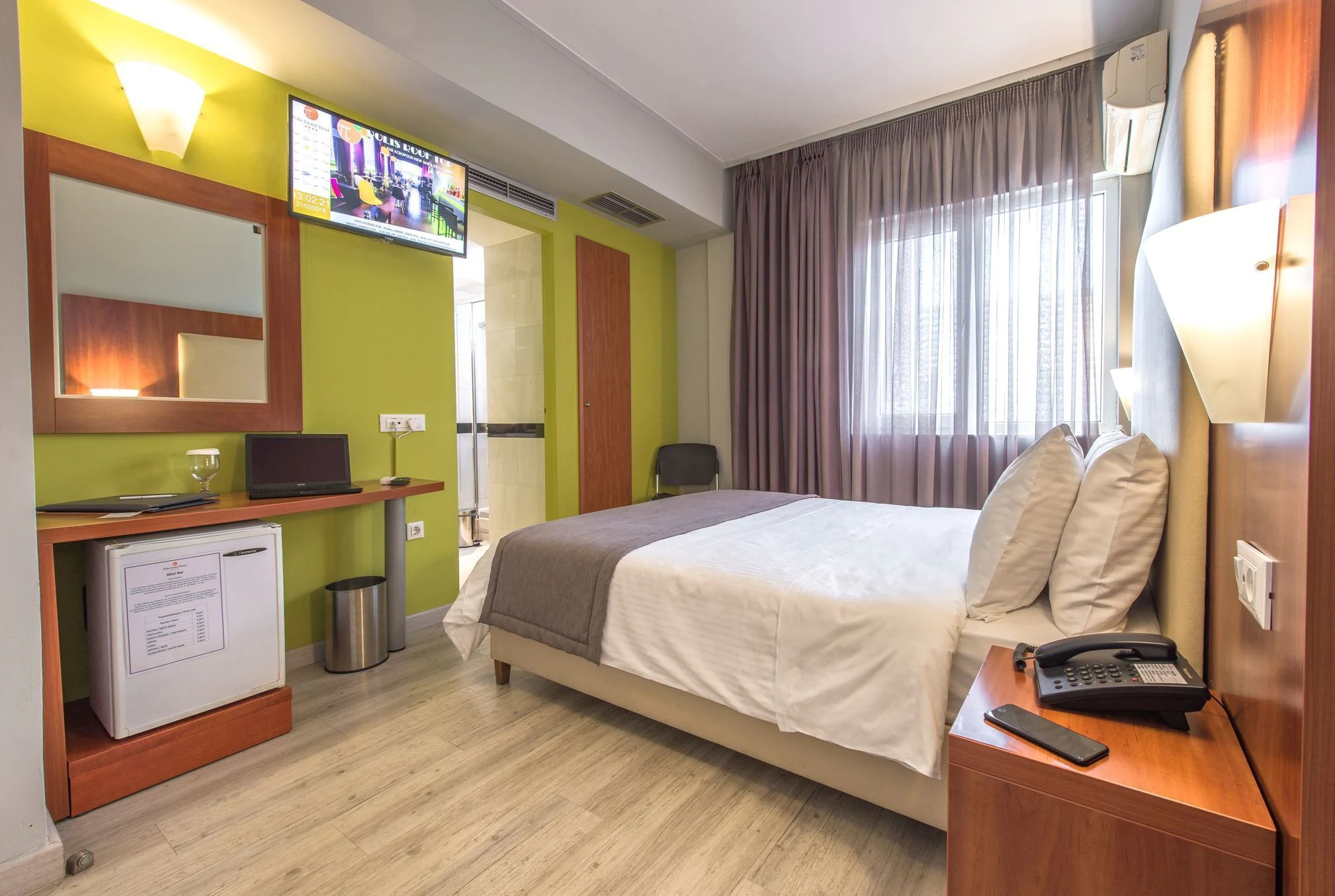 Polis Grand