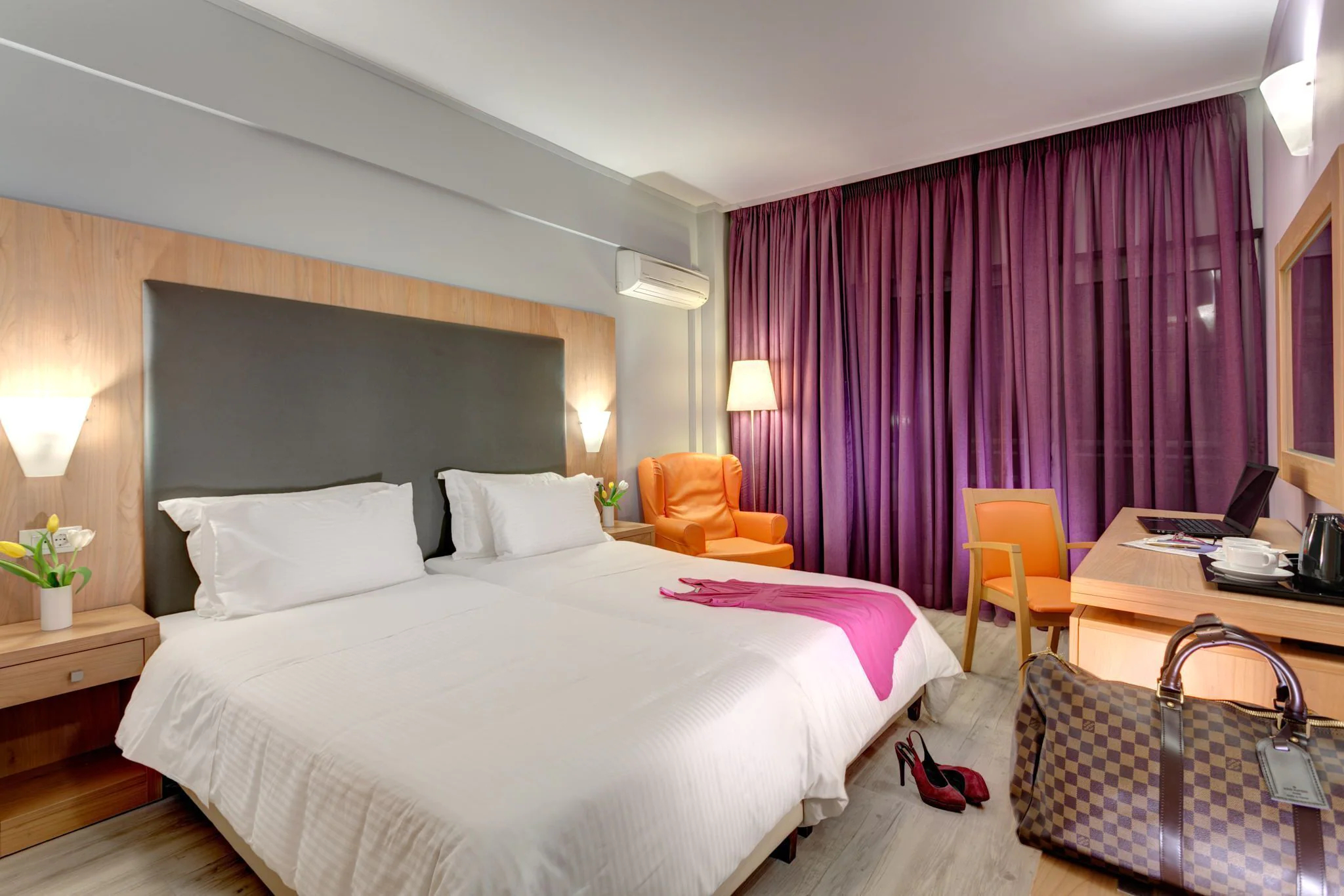 Polis Grand