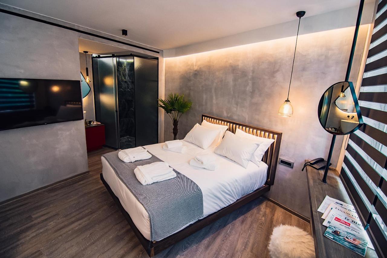 Project 3 Urban Chic Hotel