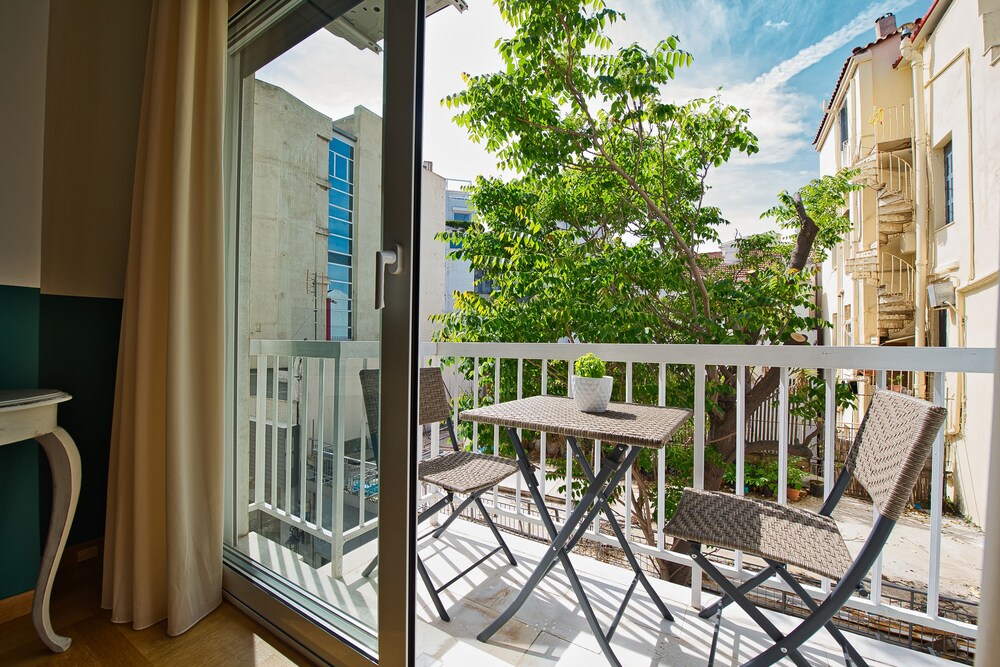 Rastoni Athens Suites