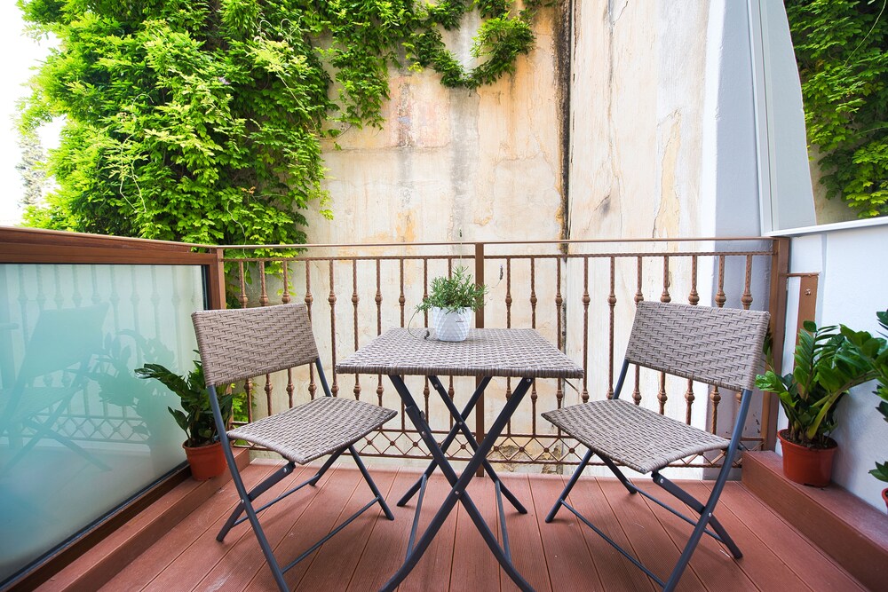 Rastoni Athens Suites
