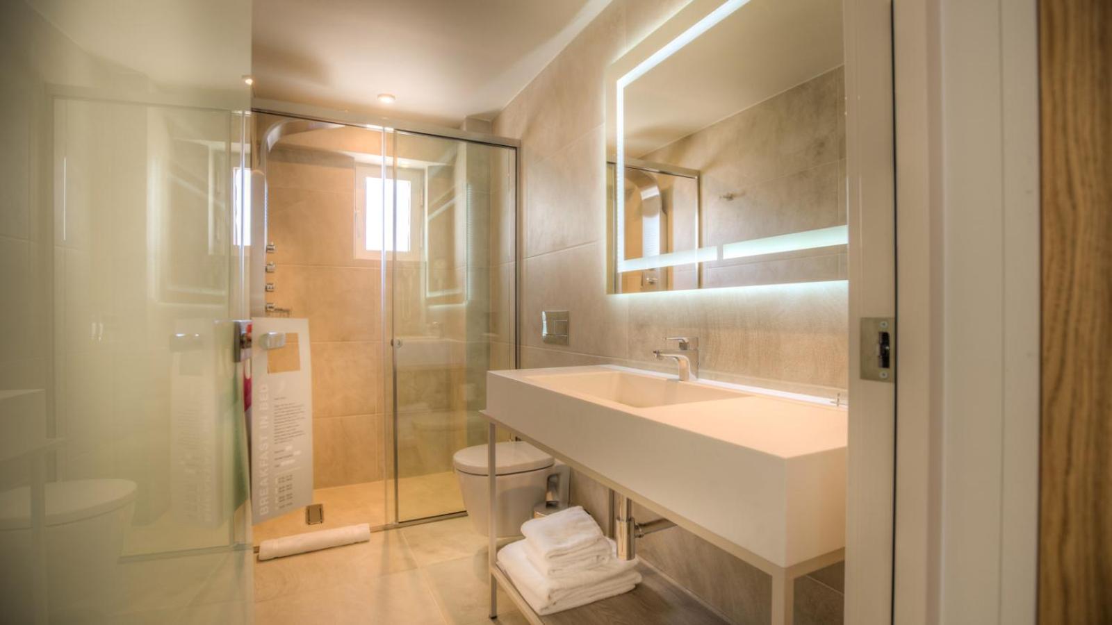 St. George Lycabettus Lifestyle Hotel