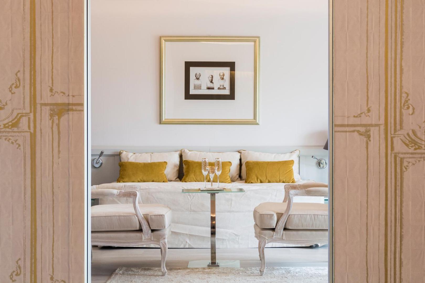 St. George Lycabettus Lifestyle Hotel
