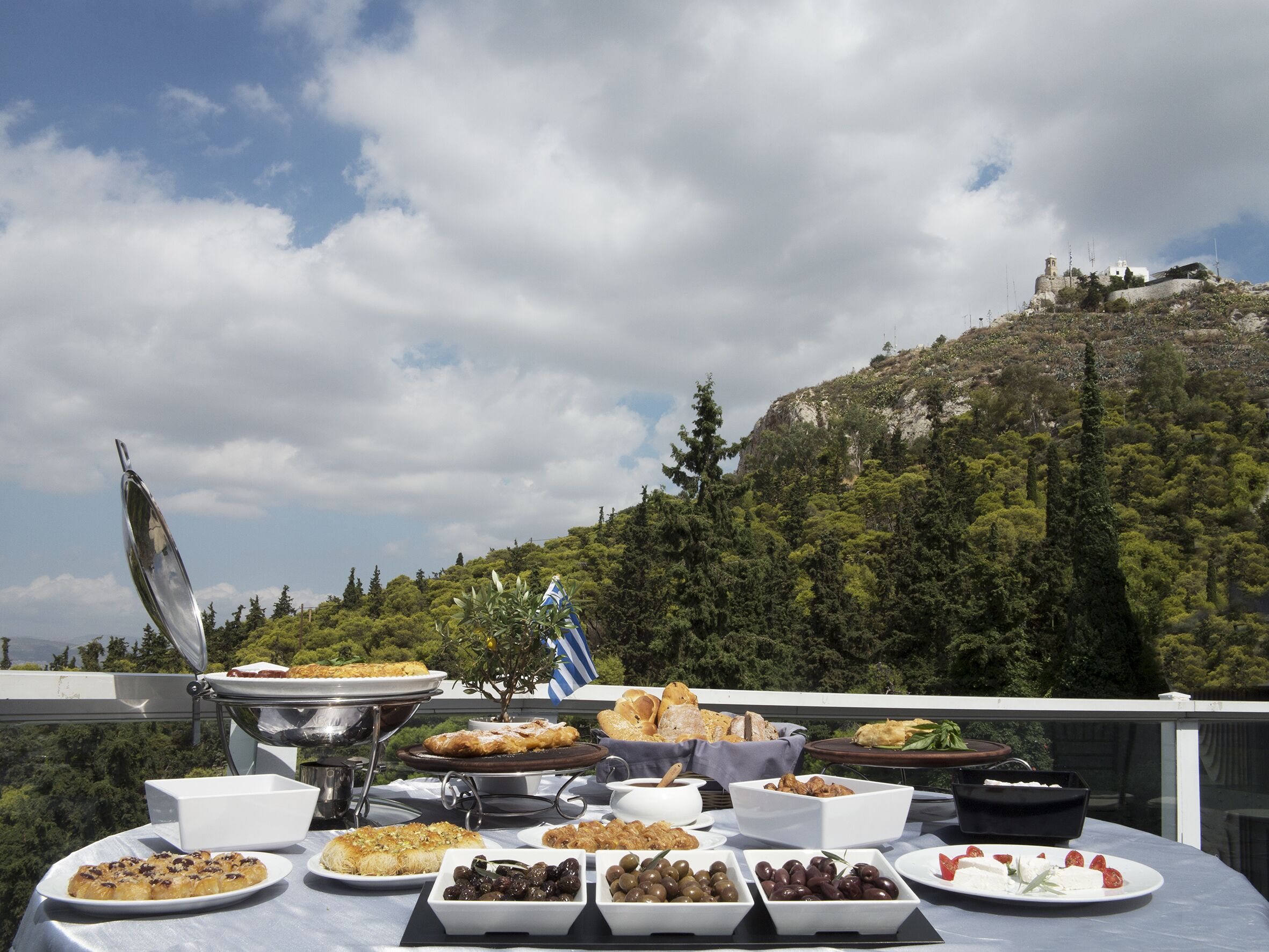 St. George Lycabettus Lifestyle Hotel
