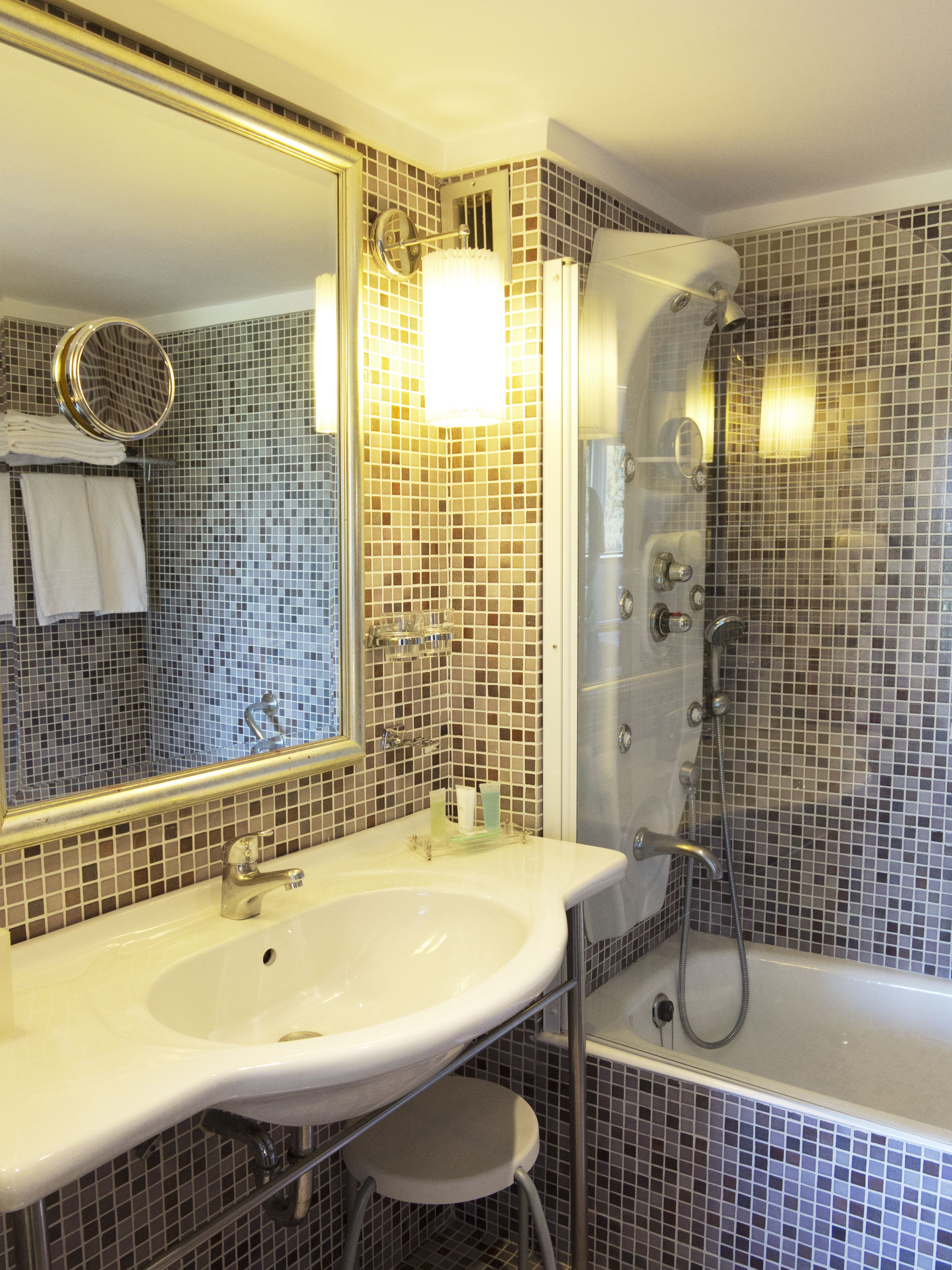 St. George Lycabettus Lifestyle Hotel