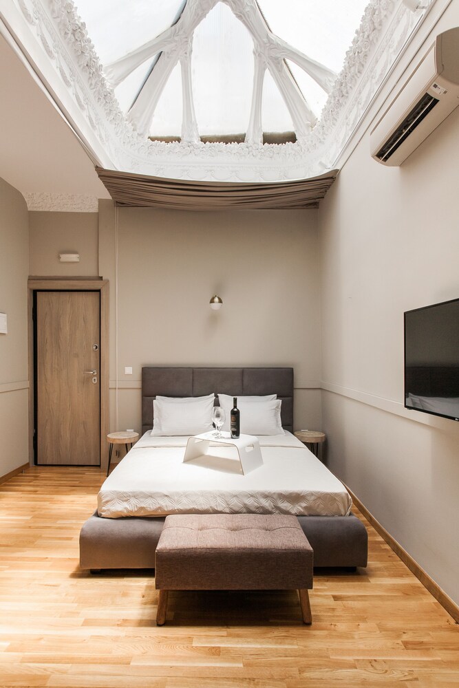 Step One Luxury Suites