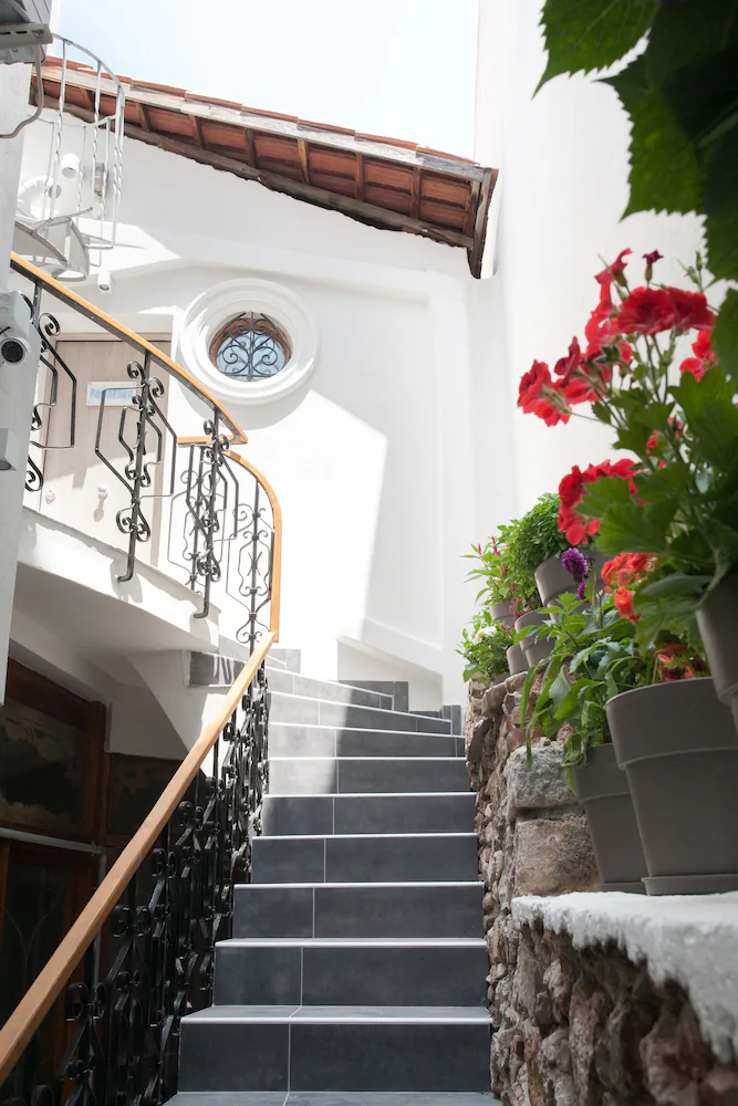 Step One Luxury Suites