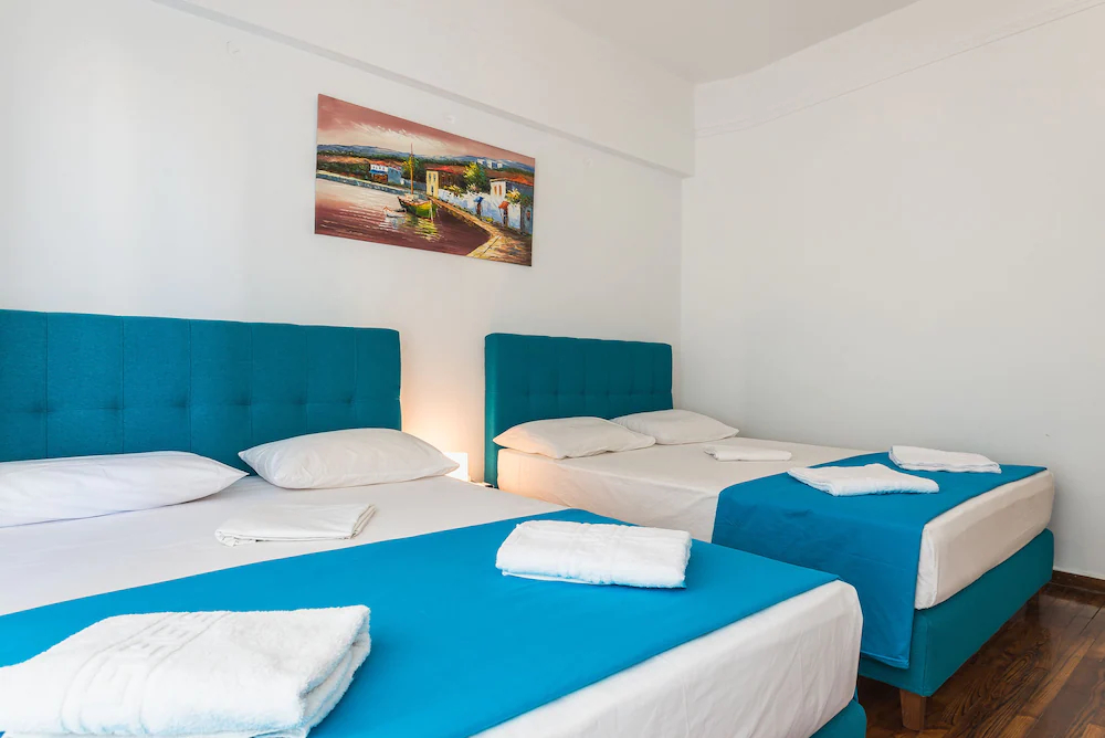 Super Paradise Apartments