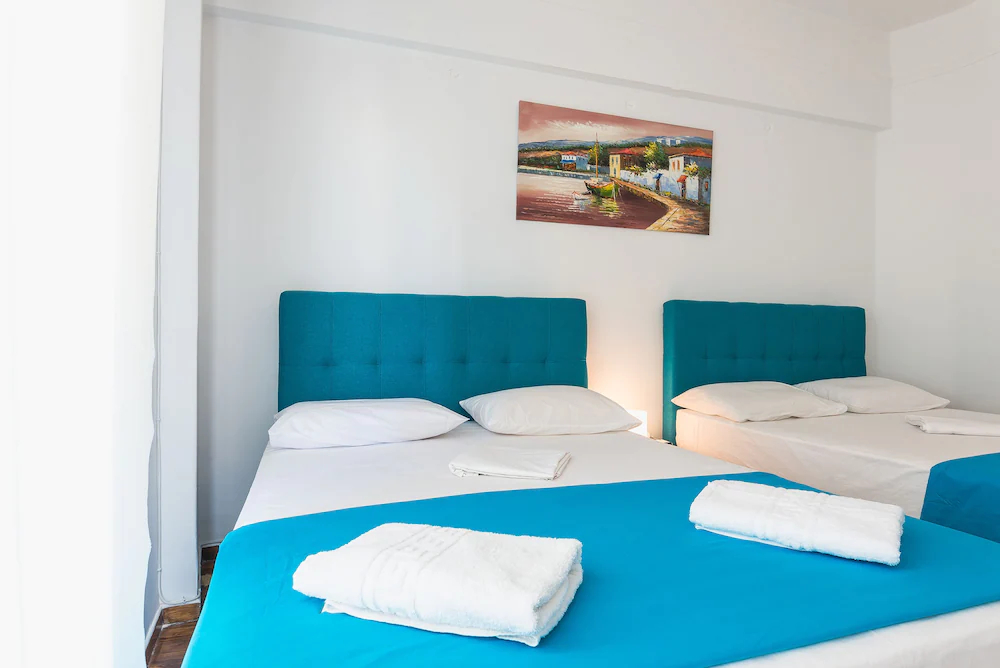 Super Paradise Apartments