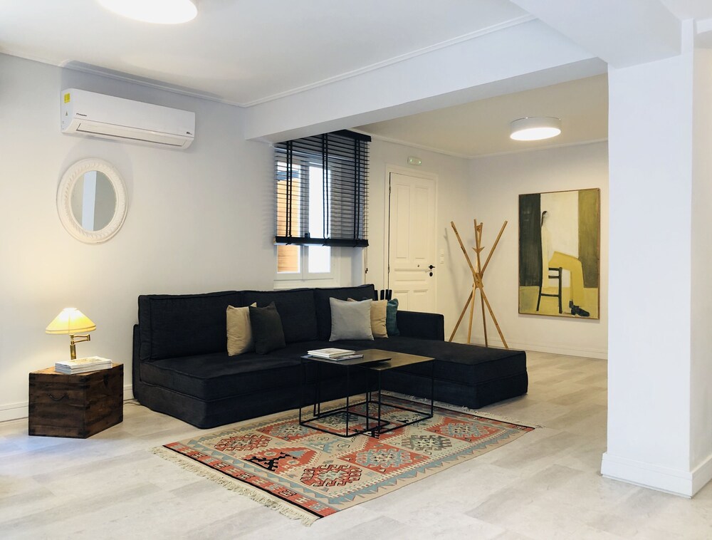 SV Acropolis Residence