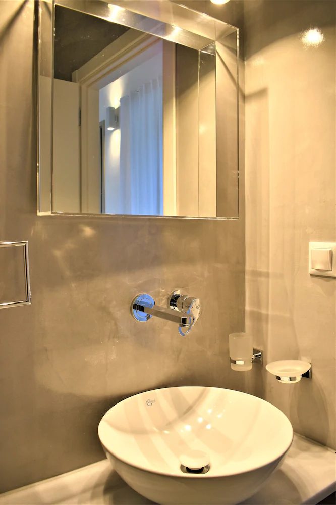 Themelio Boutique Suite