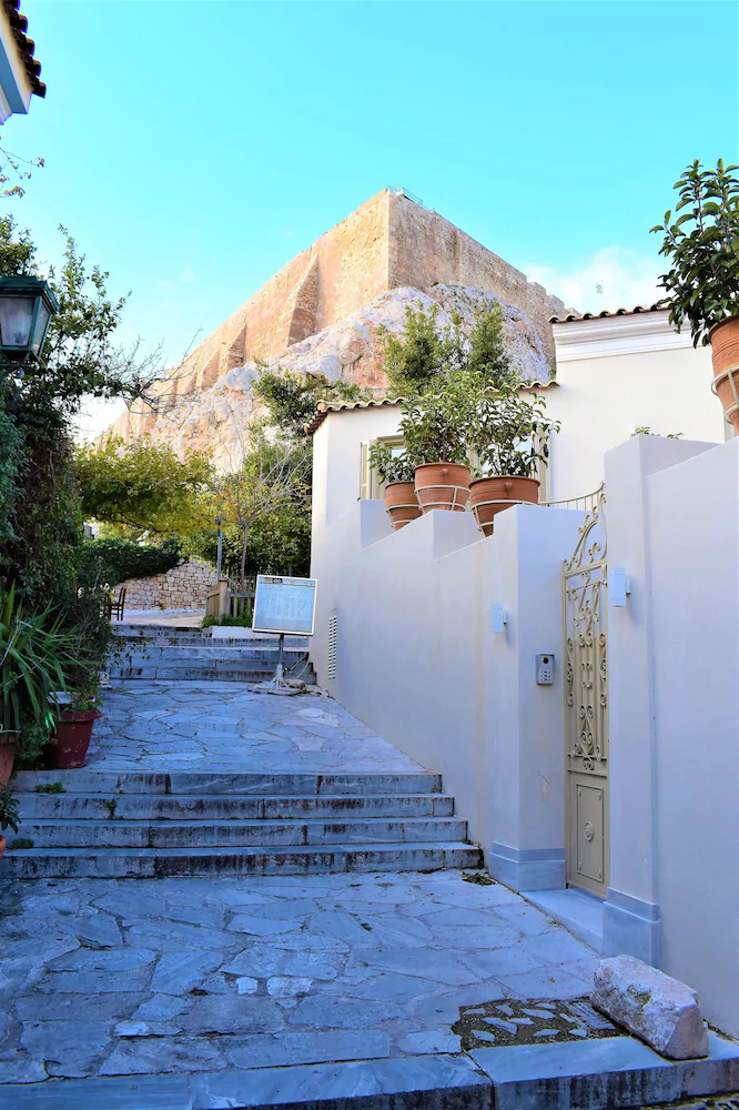 Themelio Boutique Suite