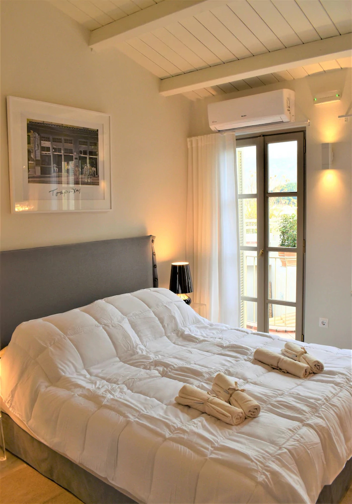 Themelio Boutique Suite