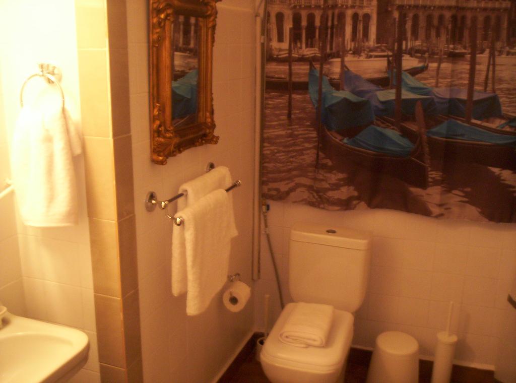 The New Yorkers Hotel