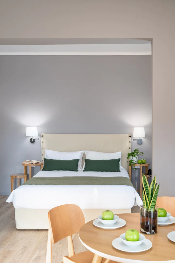Chroma Fashion Rooms & Apartments