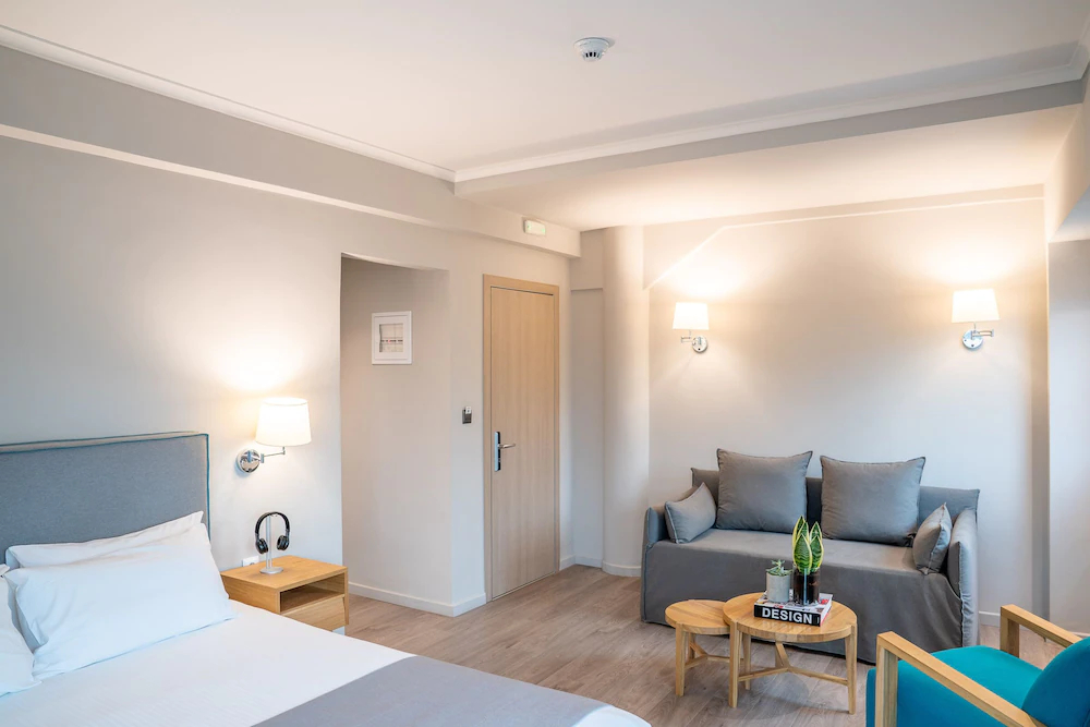 Chroma Fashion Rooms & Apartments