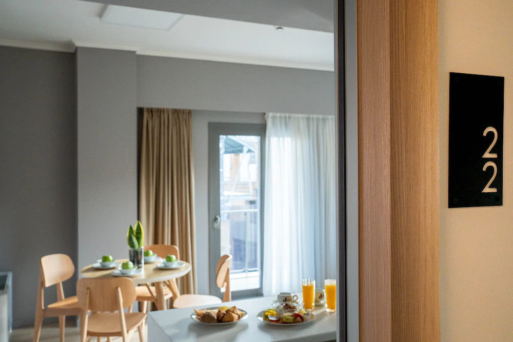 Chroma Fashion Rooms & Apartments