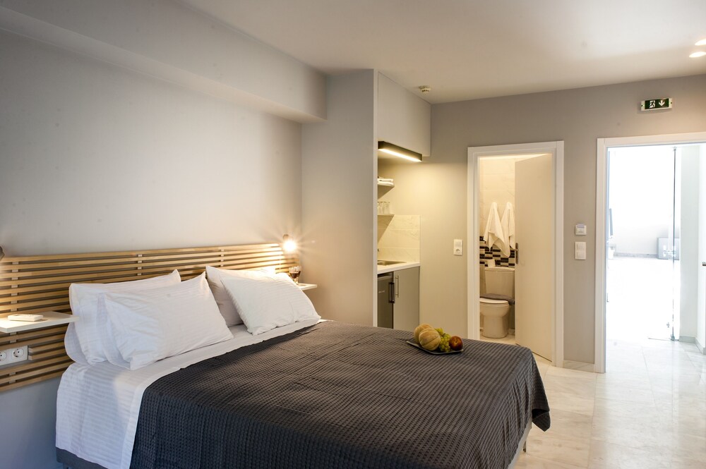 Caravel Voyage Suites by Living-Space