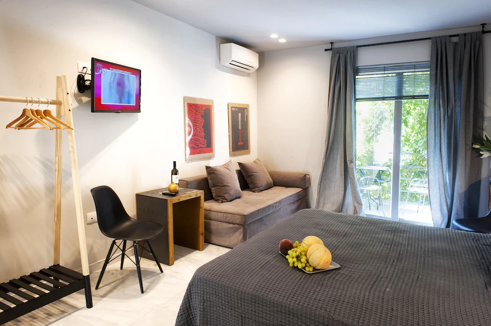 Caravel Voyage Suites by Living-Space