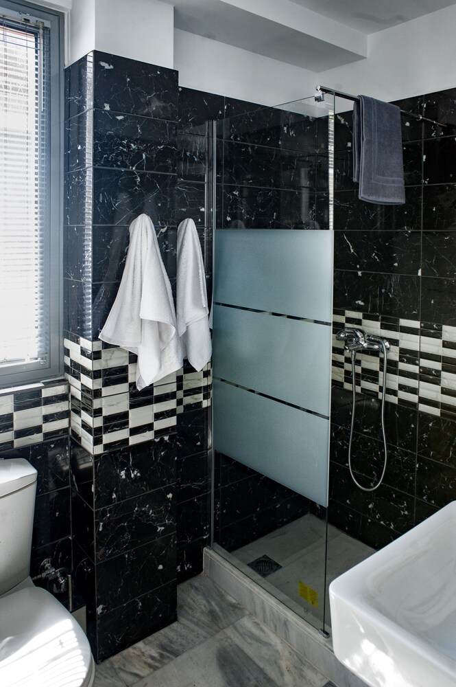 Caravel Voyage Suites by Living-Space