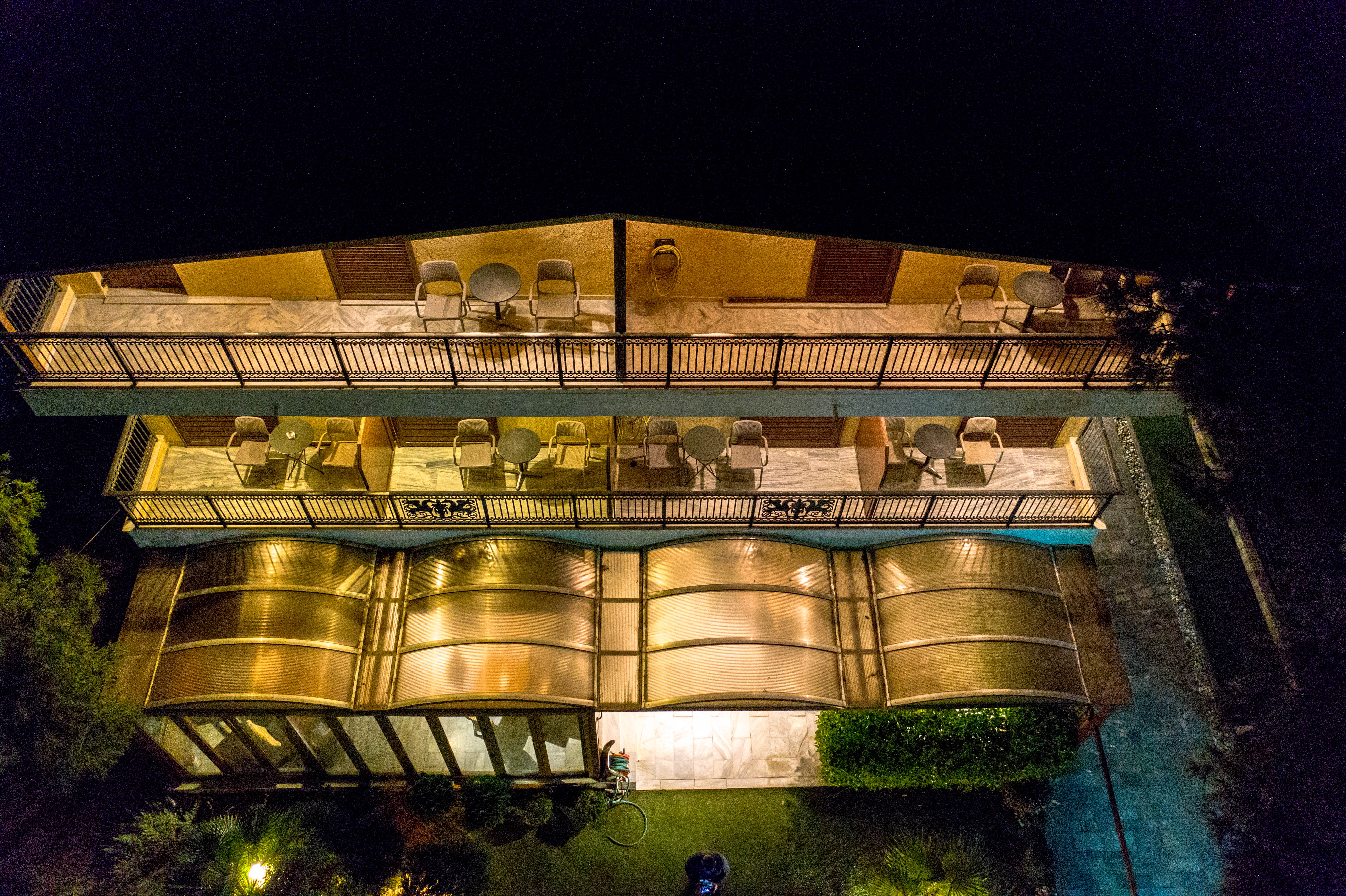 Chris Hotel