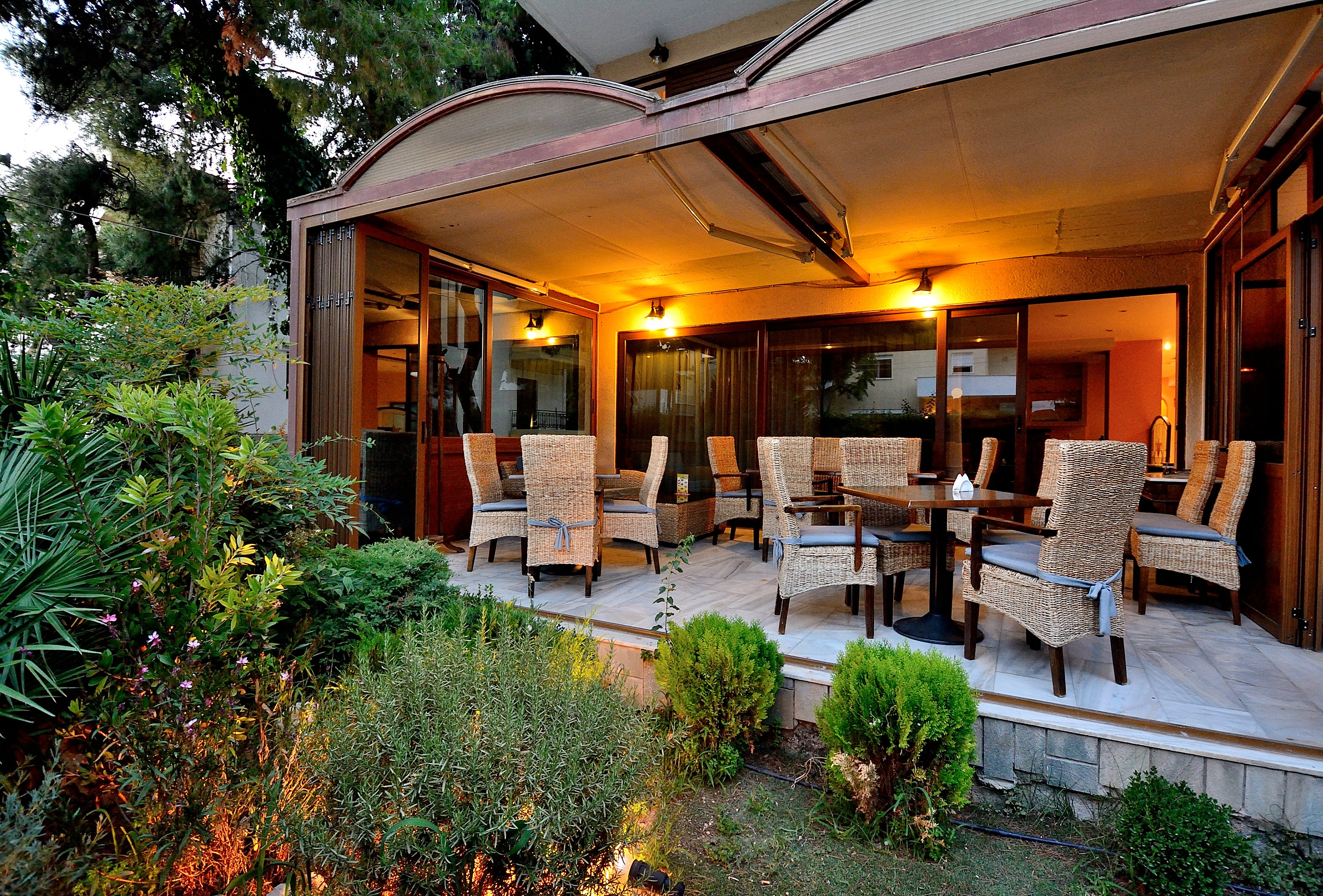Chris Hotel