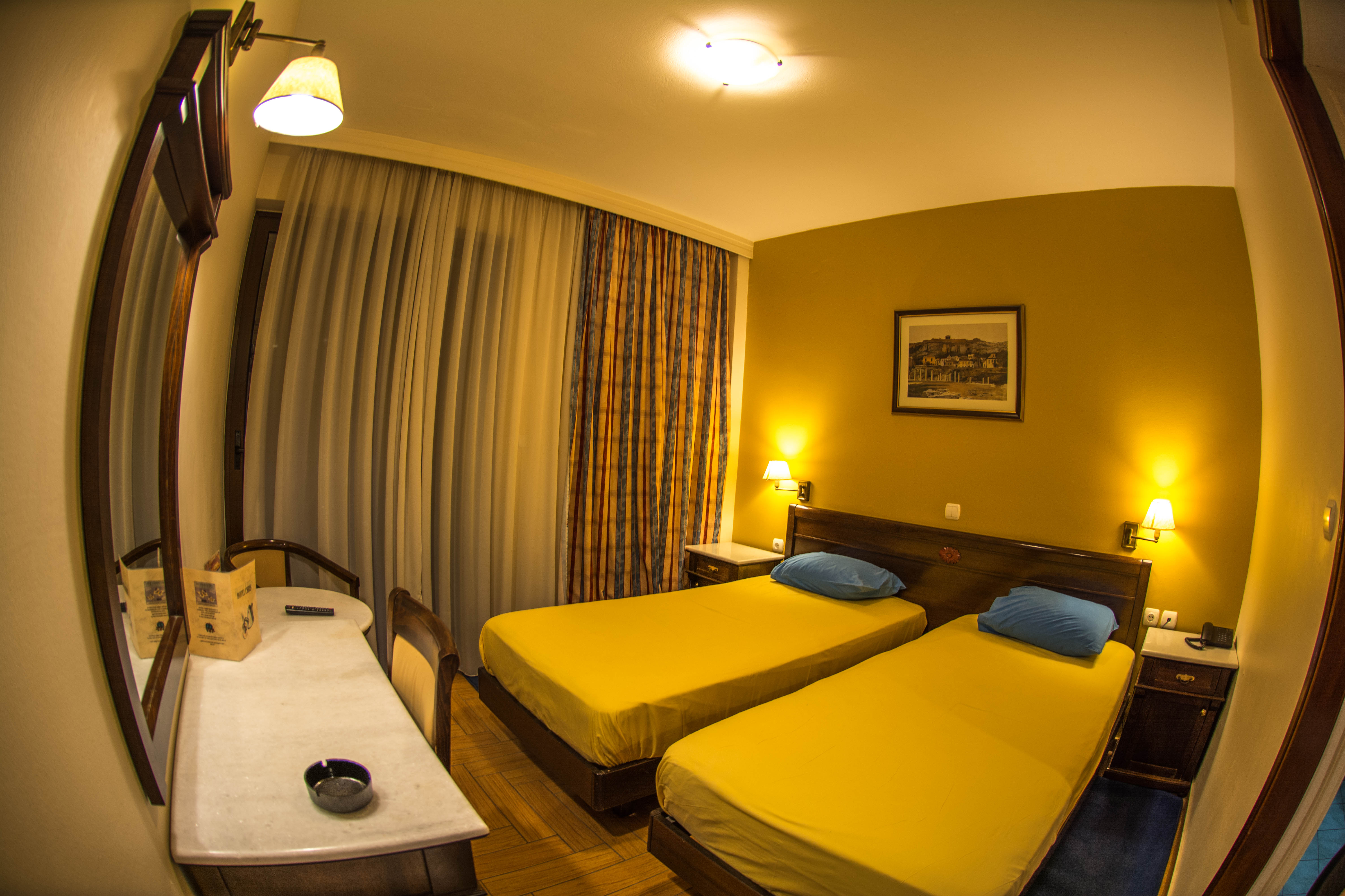 Chris Hotel